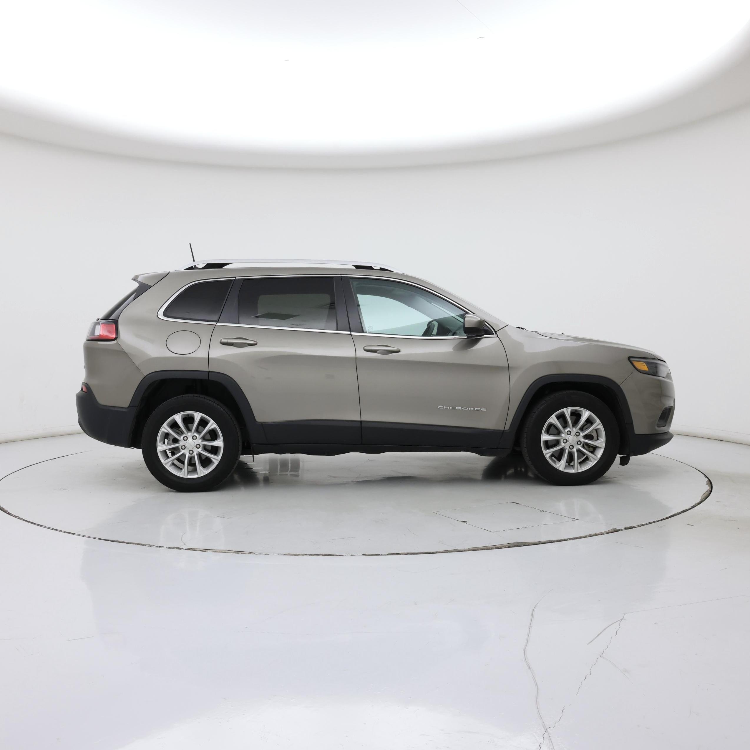 Thumbnail: 2019 Jeep Cherokee - 7