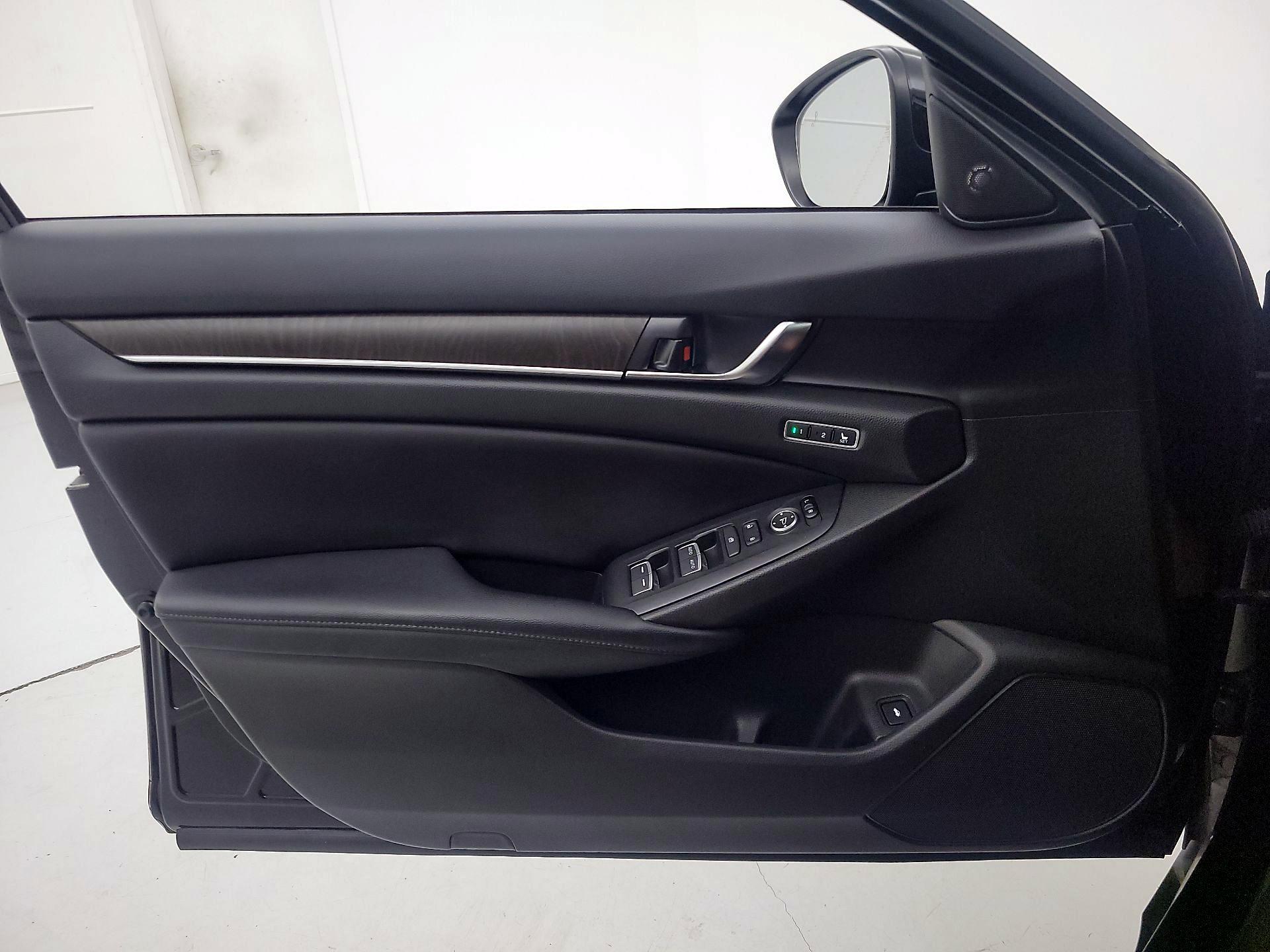Thumbnail: 2018 Honda Accord - 12