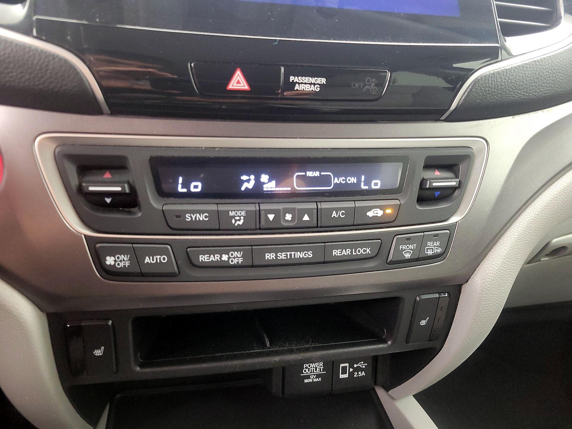 Thumbnail: 2019 Honda Pilot - 16