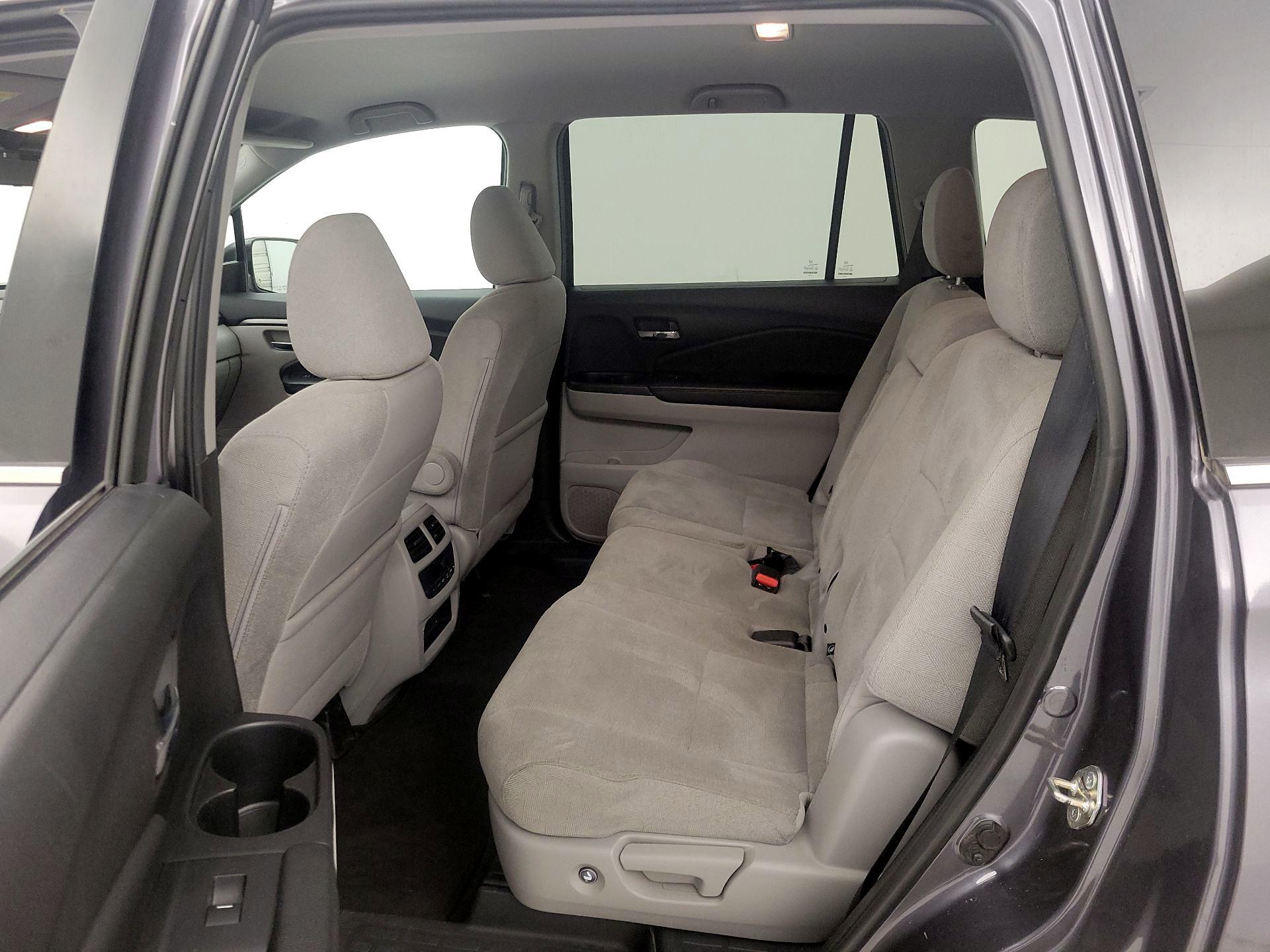 Thumbnail: 2019 Honda Pilot - 19