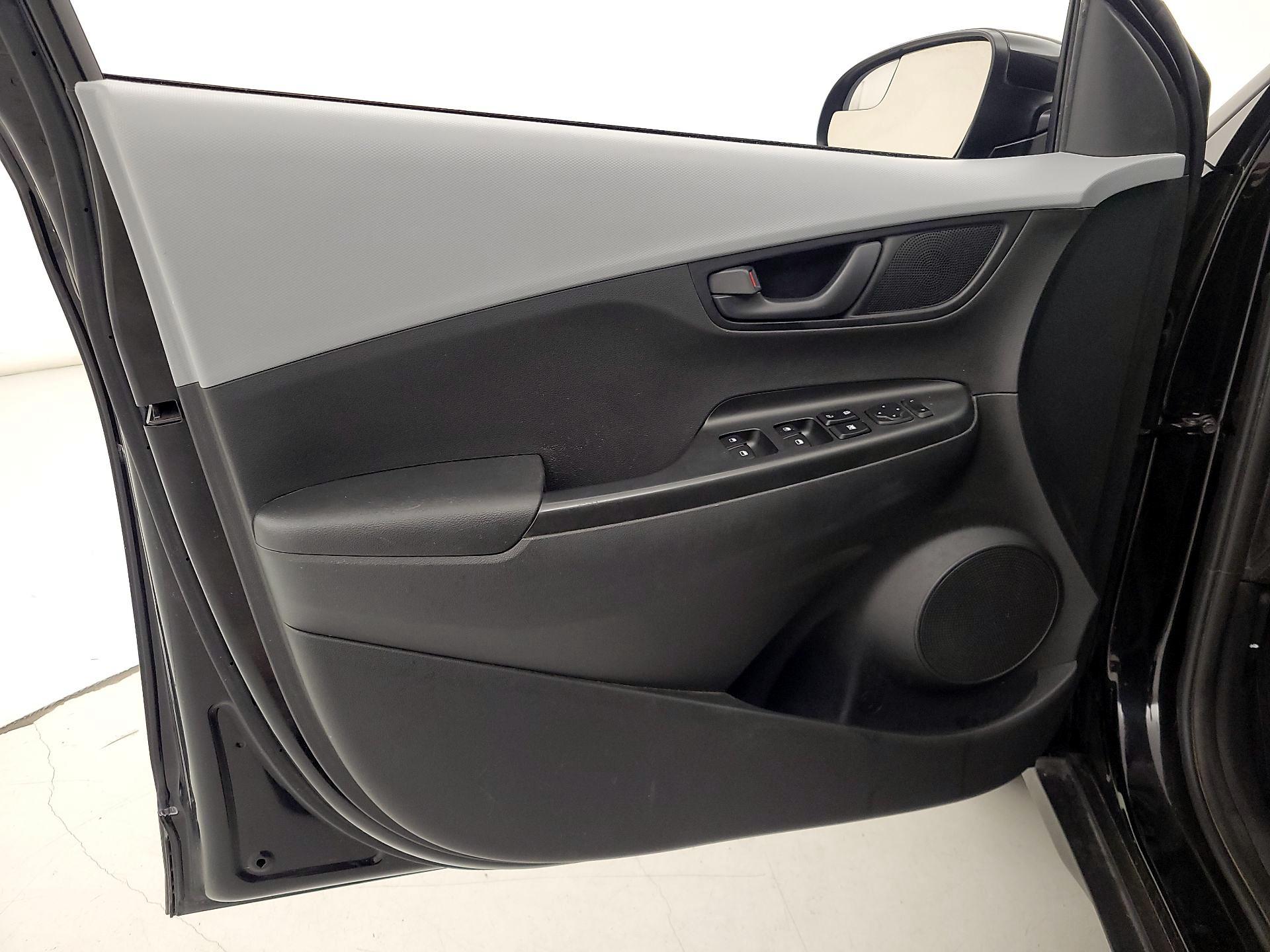 Thumbnail: 2020 Hyundai Kona - 12