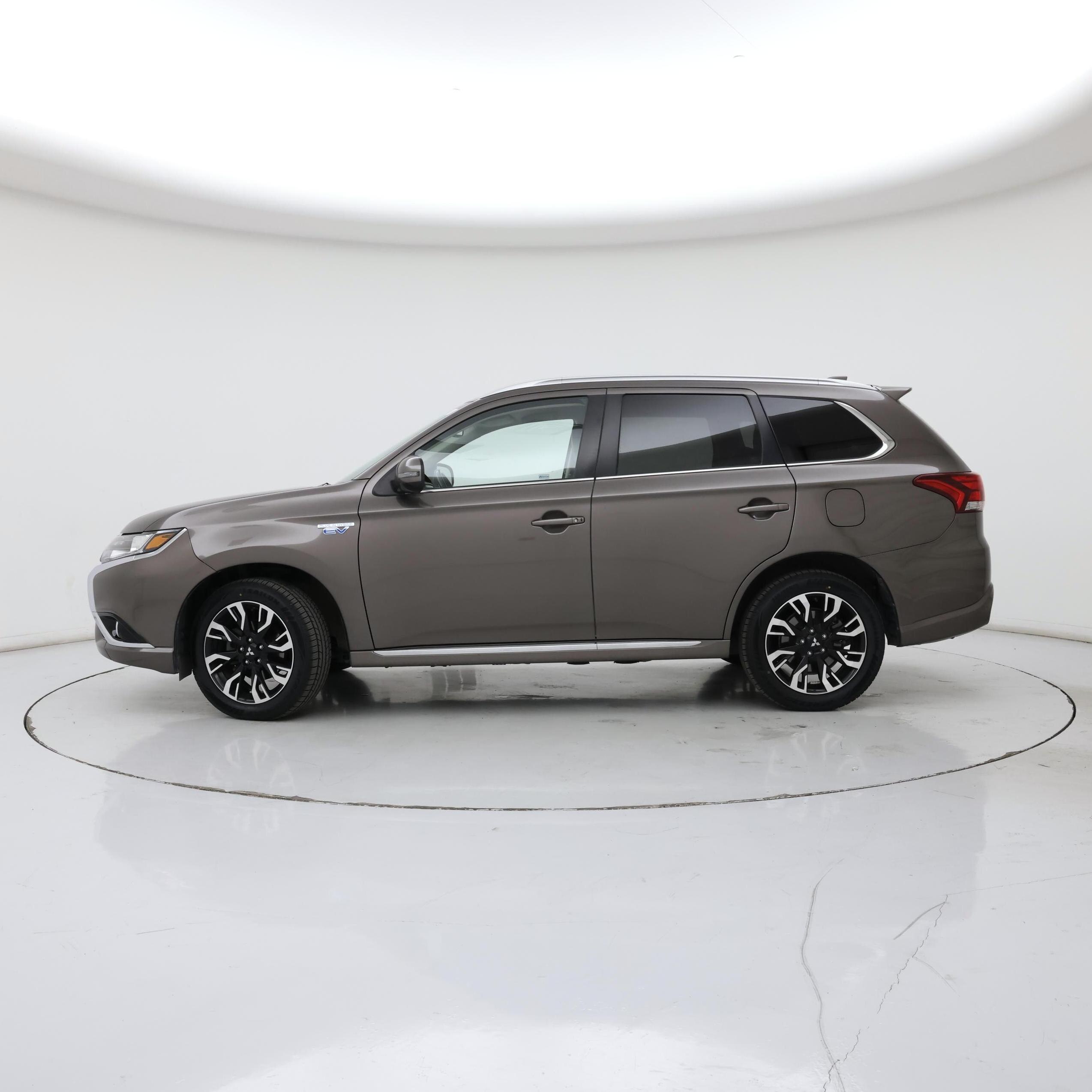 Thumbnail: 2018 Mitsubishi Outlander - 3