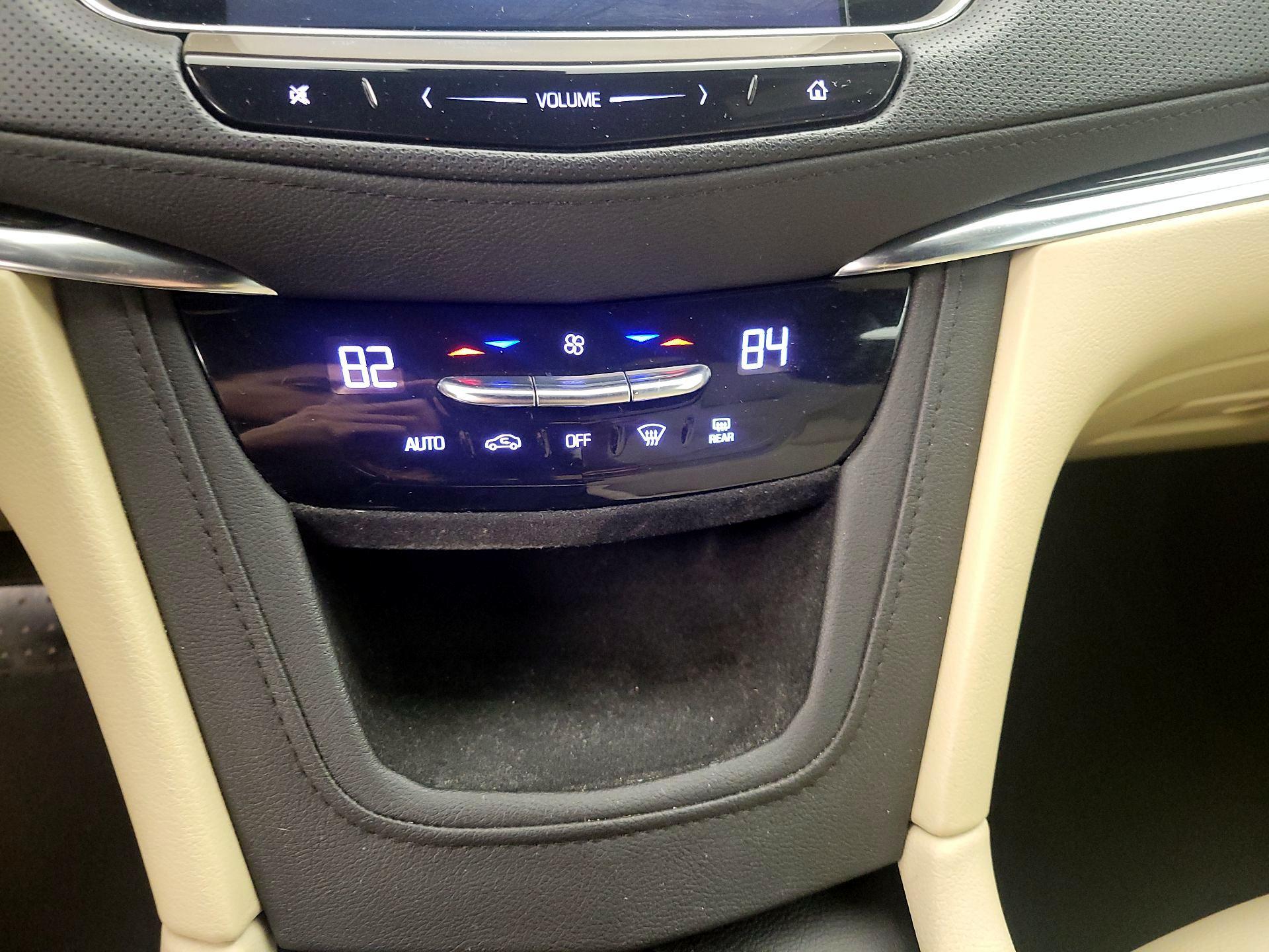 Thumbnail: 2019 Cadillac XT5 - 16