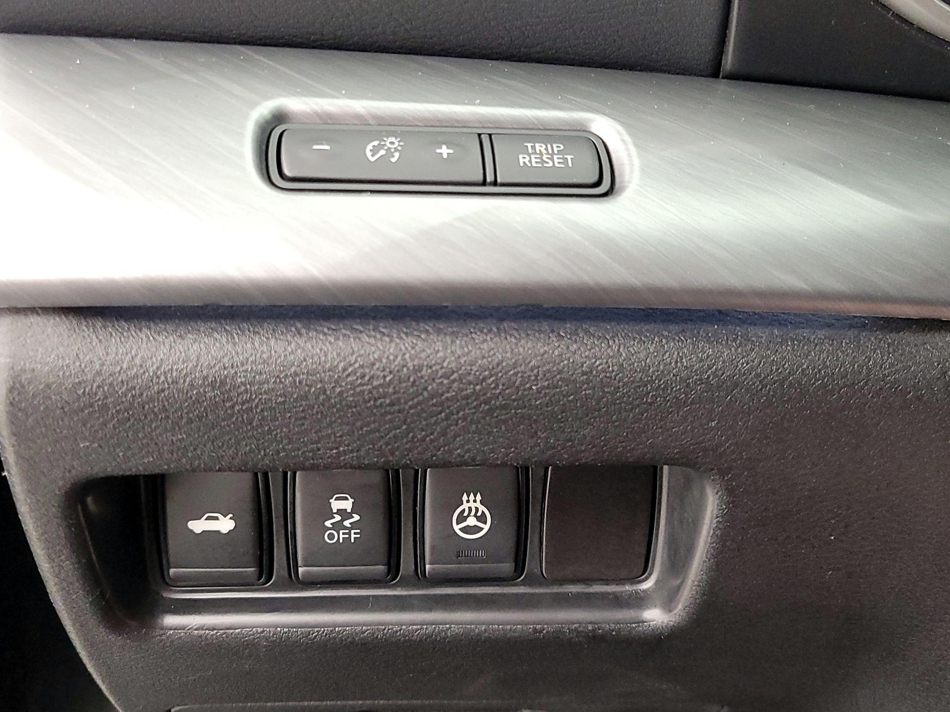 Thumbnail: 2017 Nissan Maxima - 13