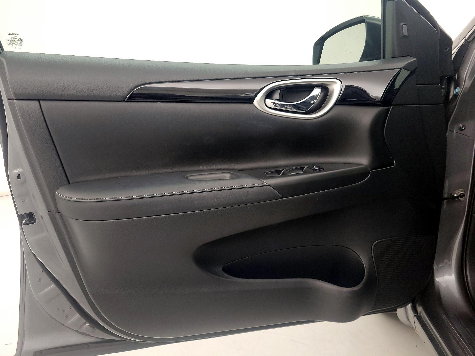 Thumbnail: 2019 Nissan Sentra - 12