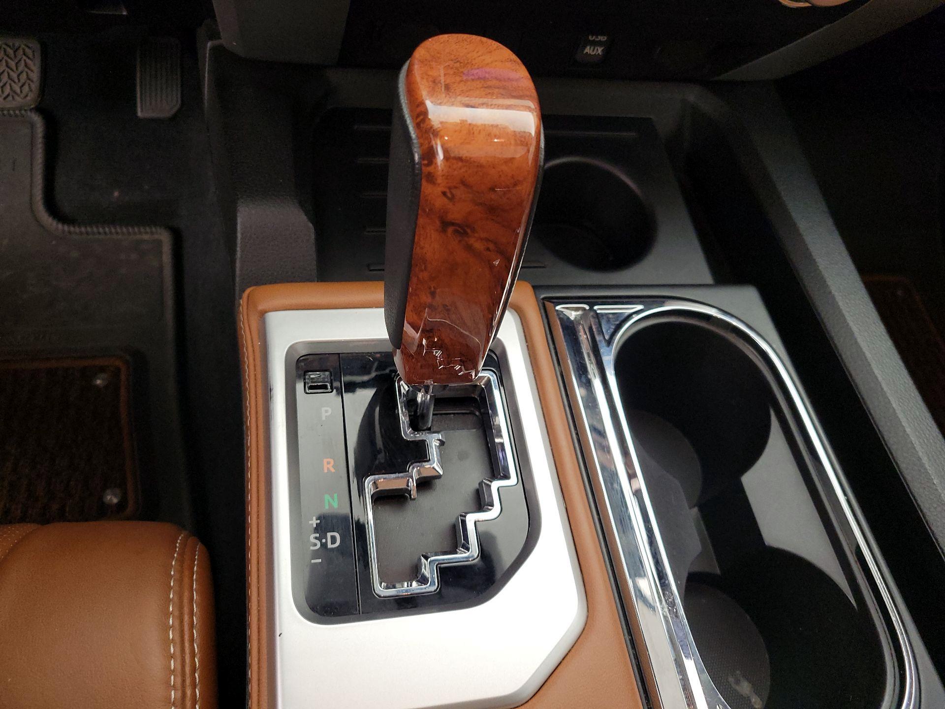 Thumbnail: 2015 Toyota Tundra - 18