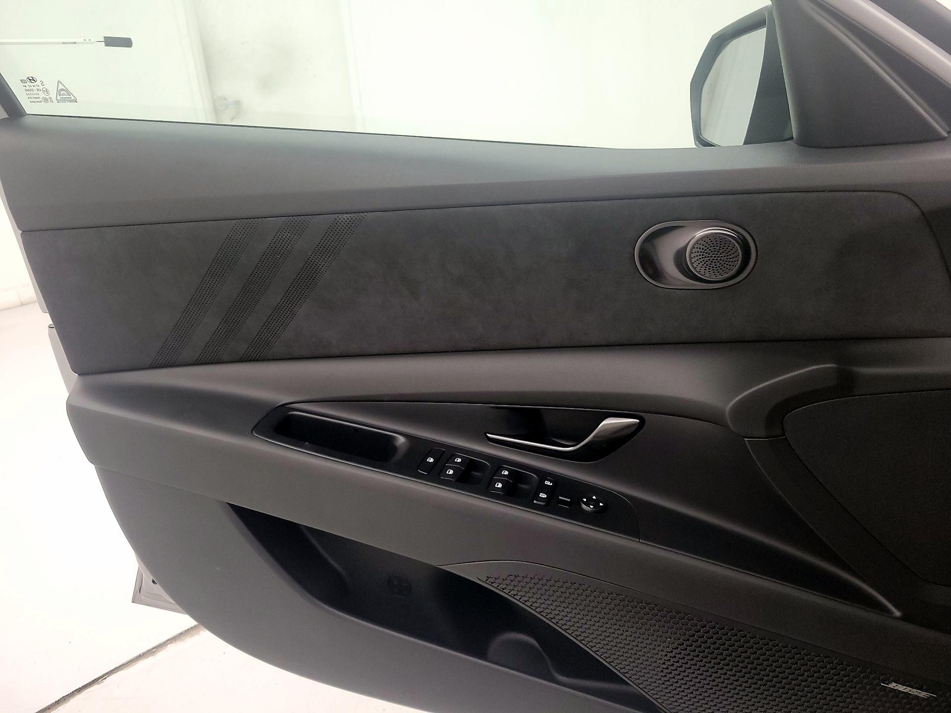 Thumbnail: 2023 Hyundai Elantra - 12