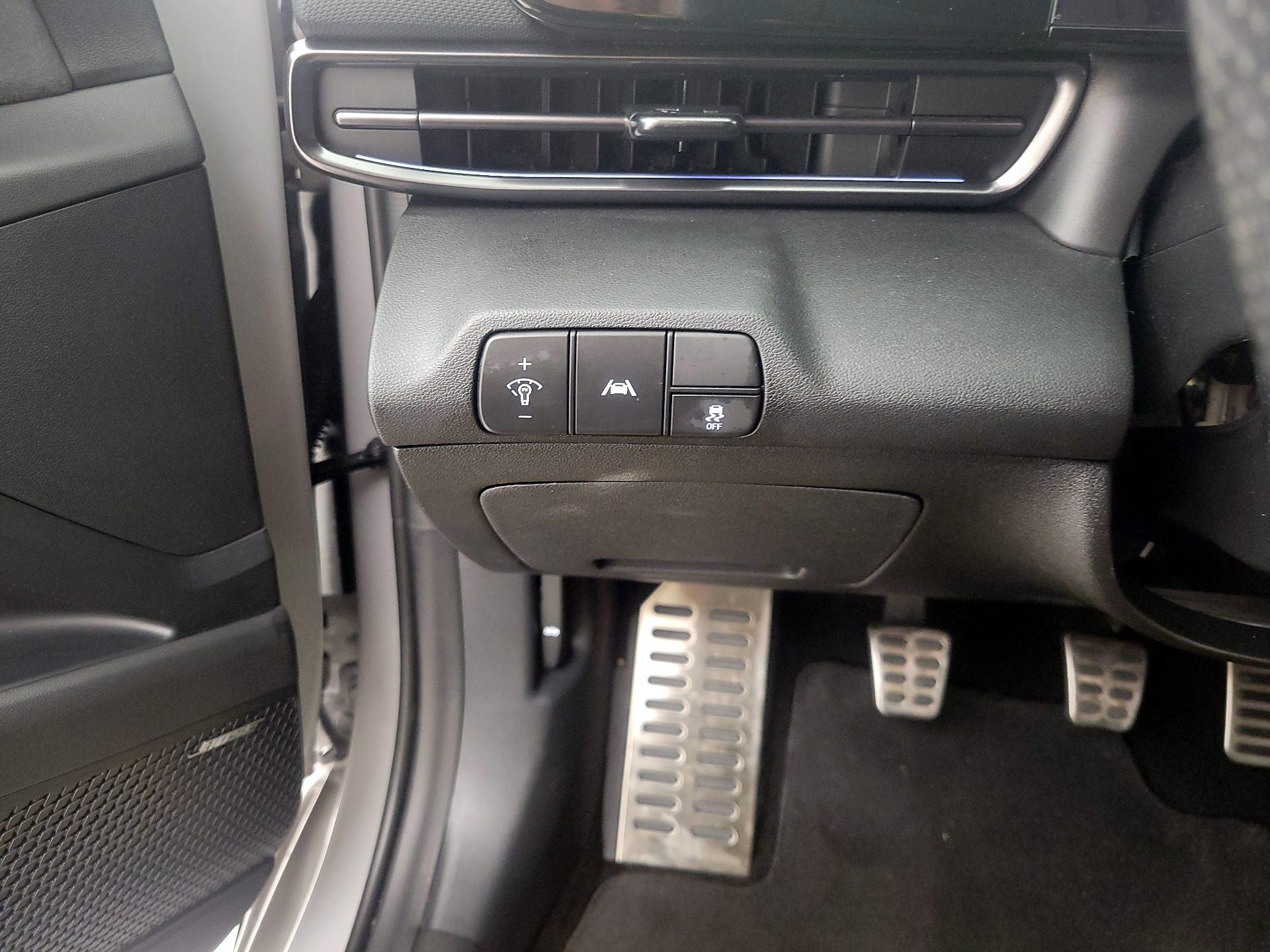 Thumbnail: 2023 Hyundai Elantra - 13