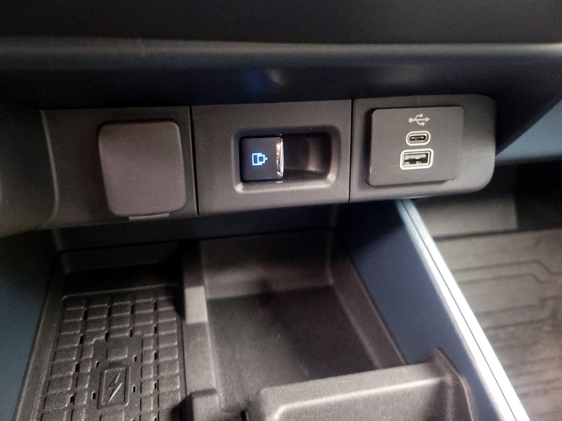 Thumbnail: 2025 Ford Maverick - 19