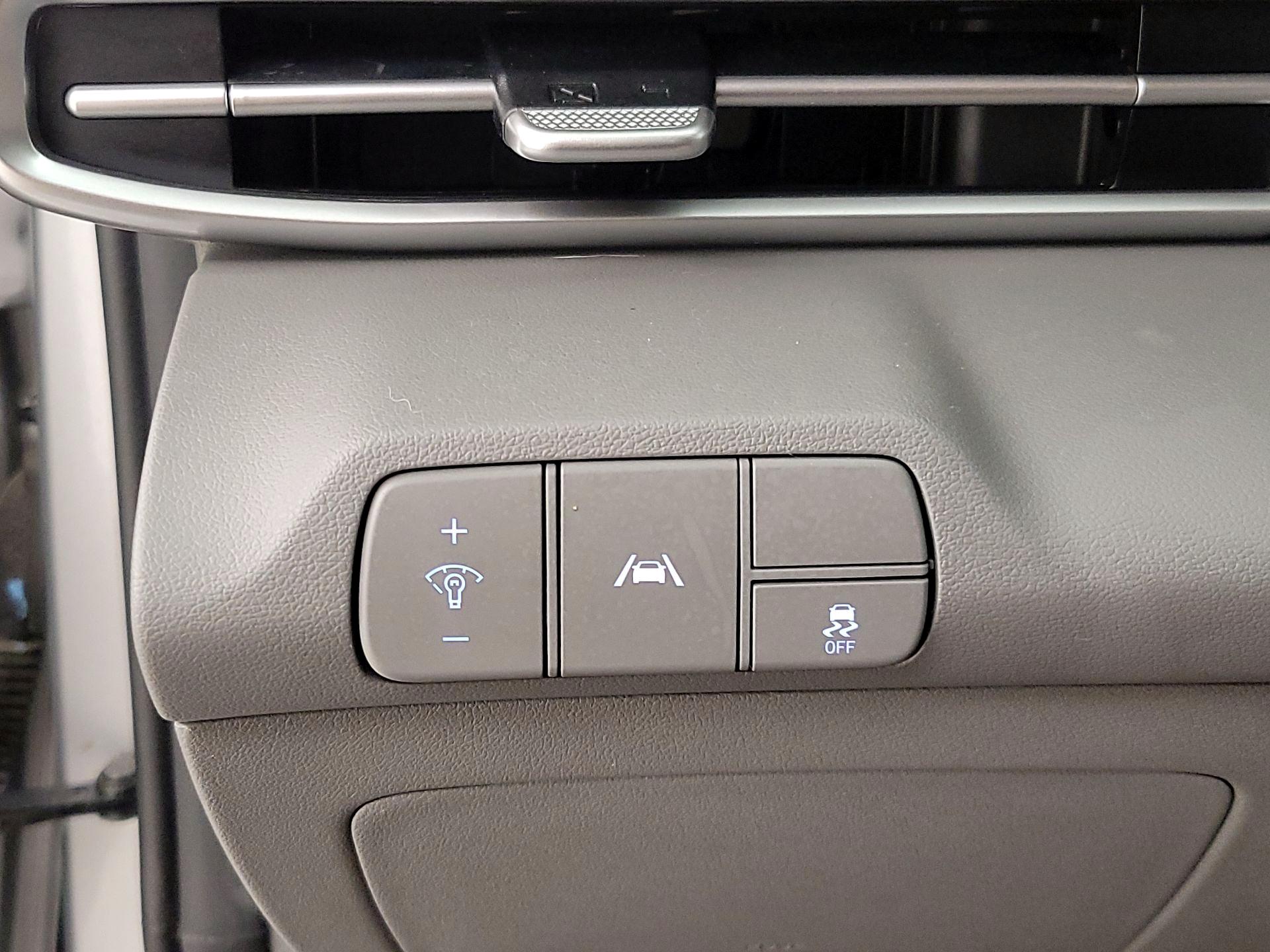 Thumbnail: 2023 Hyundai Elantra - 13