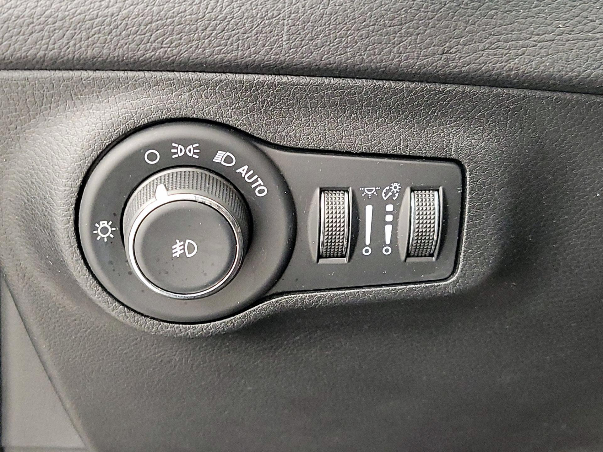 Thumbnail: 2018 Jeep Compass - 13