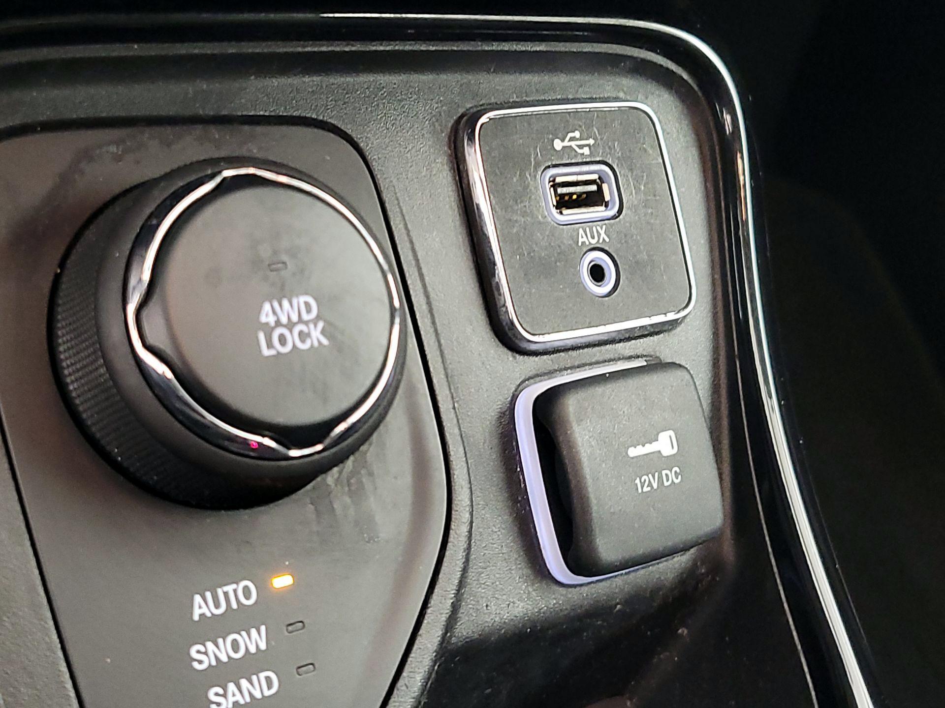 Thumbnail: 2018 Jeep Compass - 19