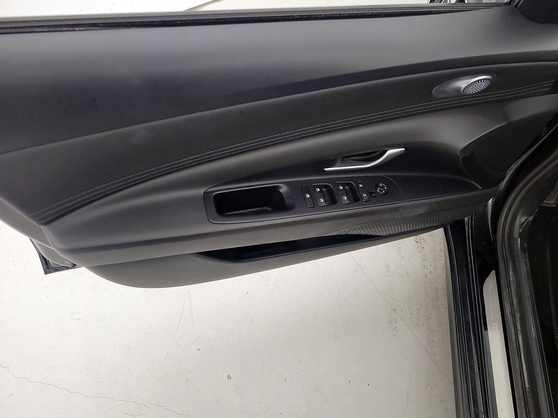 Thumbnail: 2023 Hyundai Elantra - 12