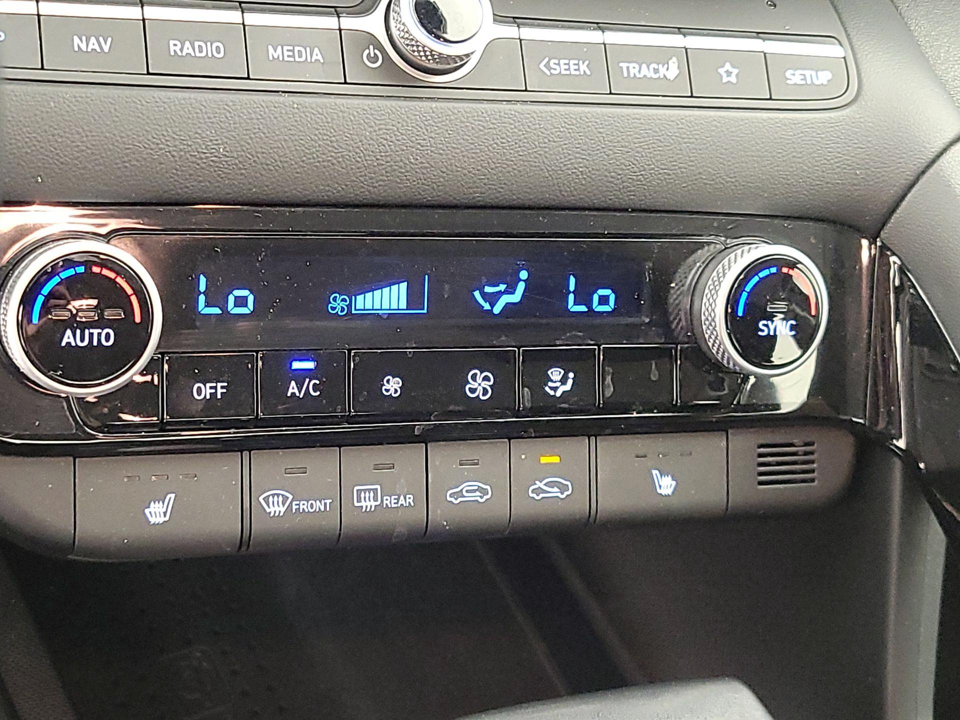 Thumbnail: 2023 Hyundai Elantra - 17