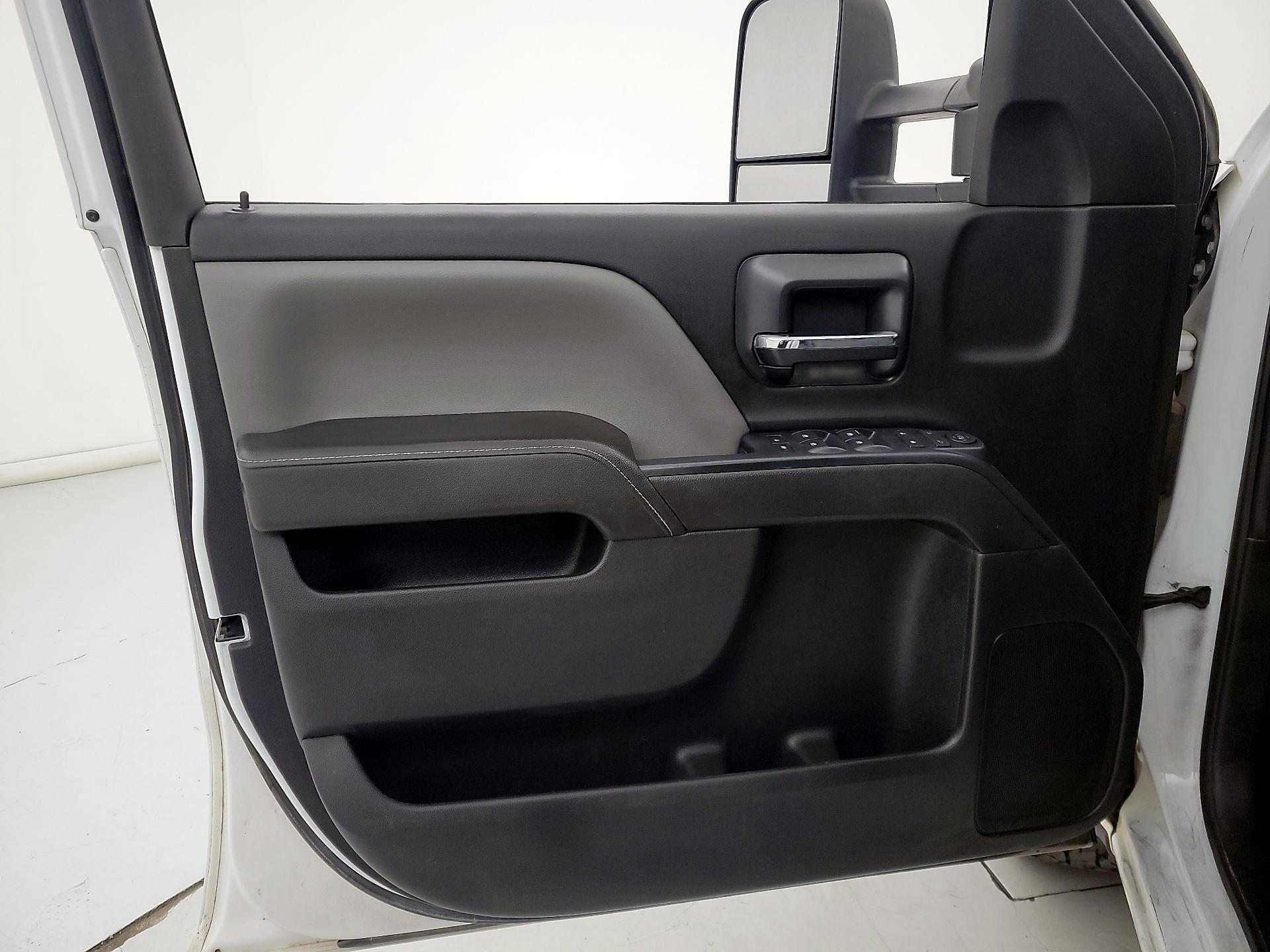 Thumbnail: 2015 Chevrolet Silverado 1500 - 12