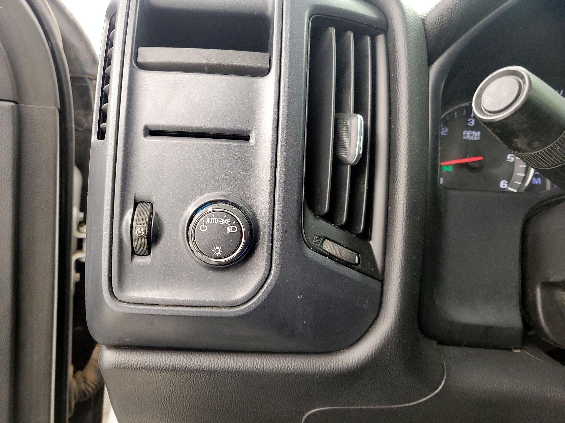 Thumbnail: 2015 Chevrolet Silverado 1500 - 13