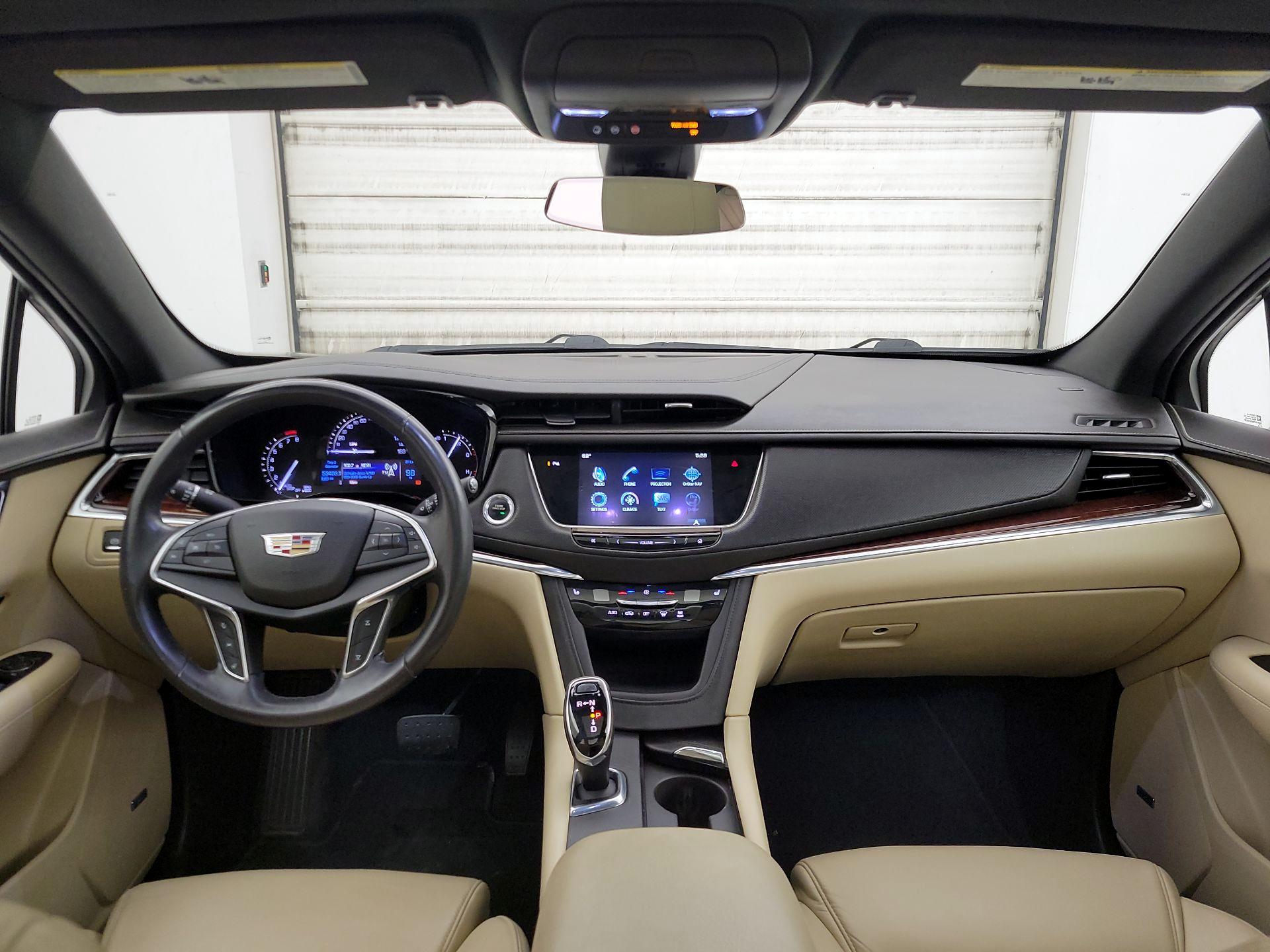 Thumbnail: 2017 Cadillac XT5 - 9