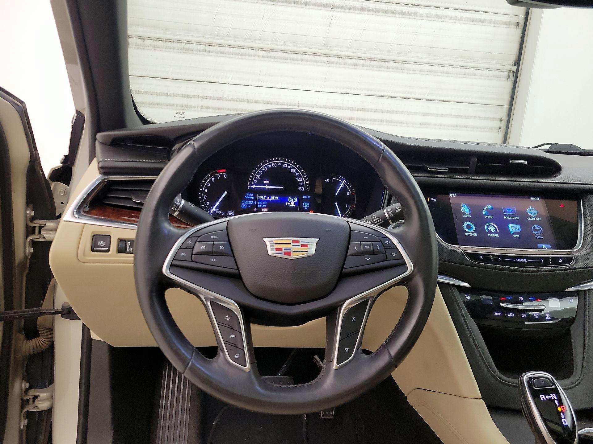 Thumbnail: 2017 Cadillac XT5 - 10