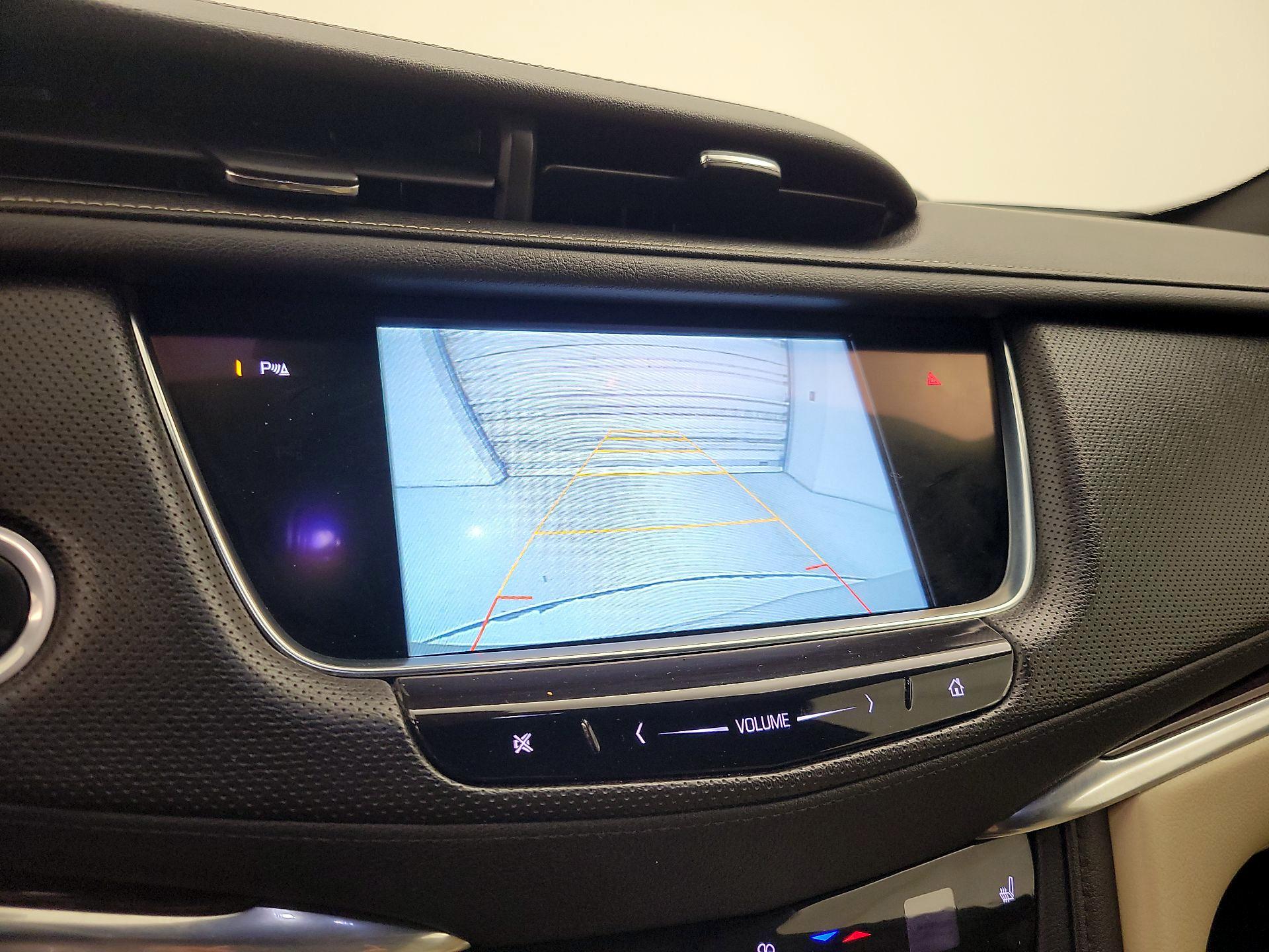 Thumbnail: 2017 Cadillac XT5 - 14