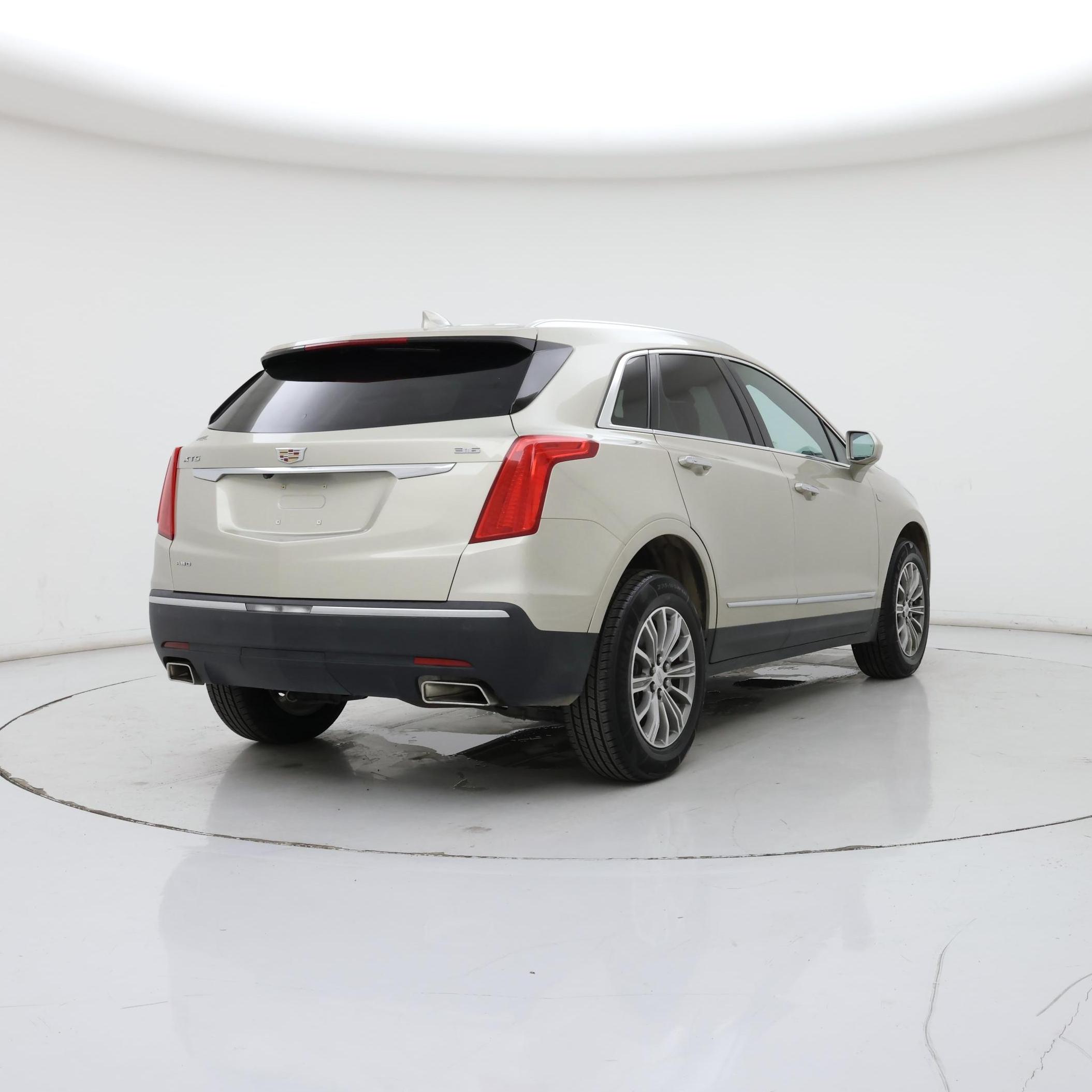 Thumbnail: 2017 Cadillac XT5 - 8