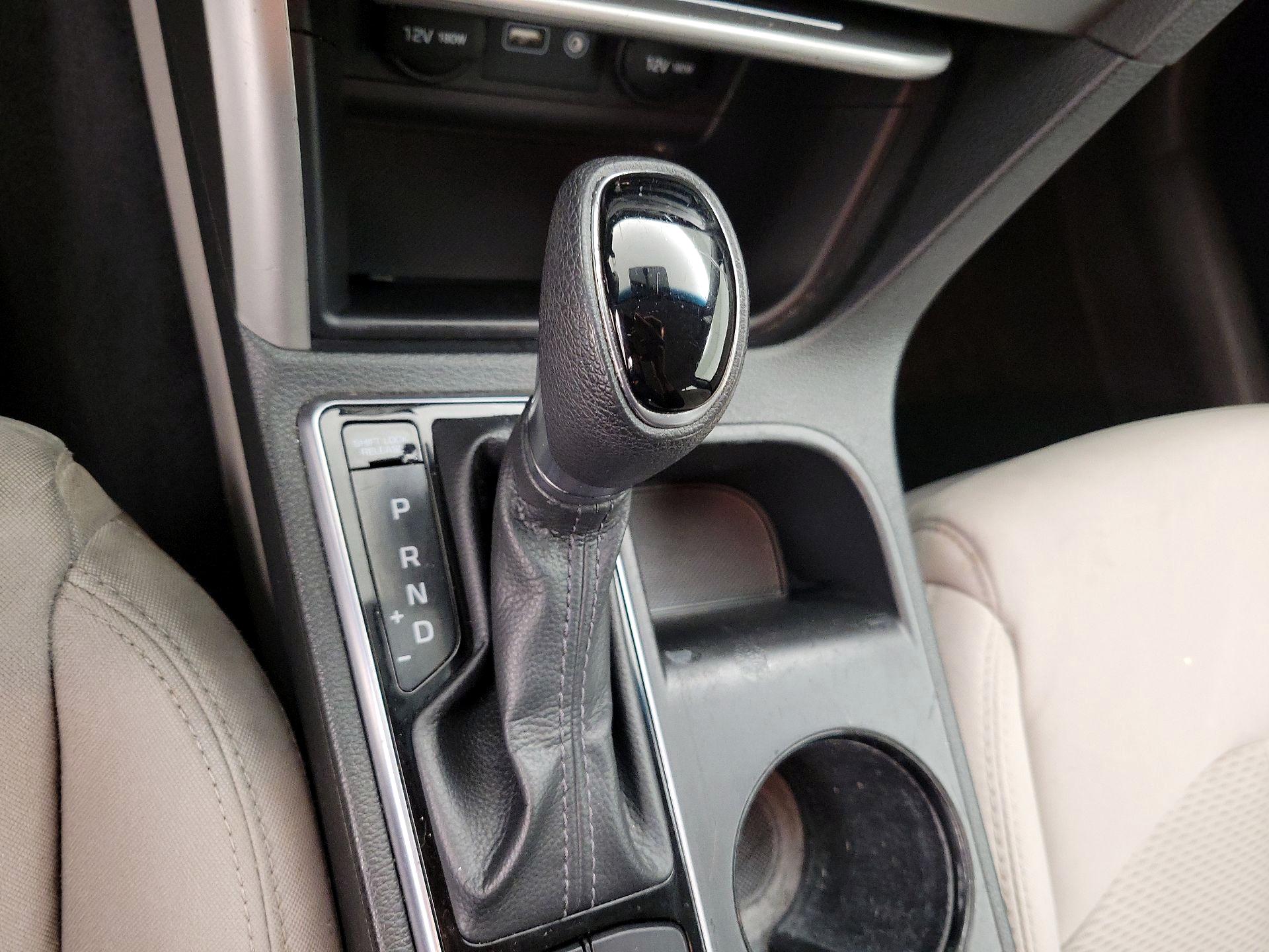 Thumbnail: 2015 Hyundai Sonata - 16