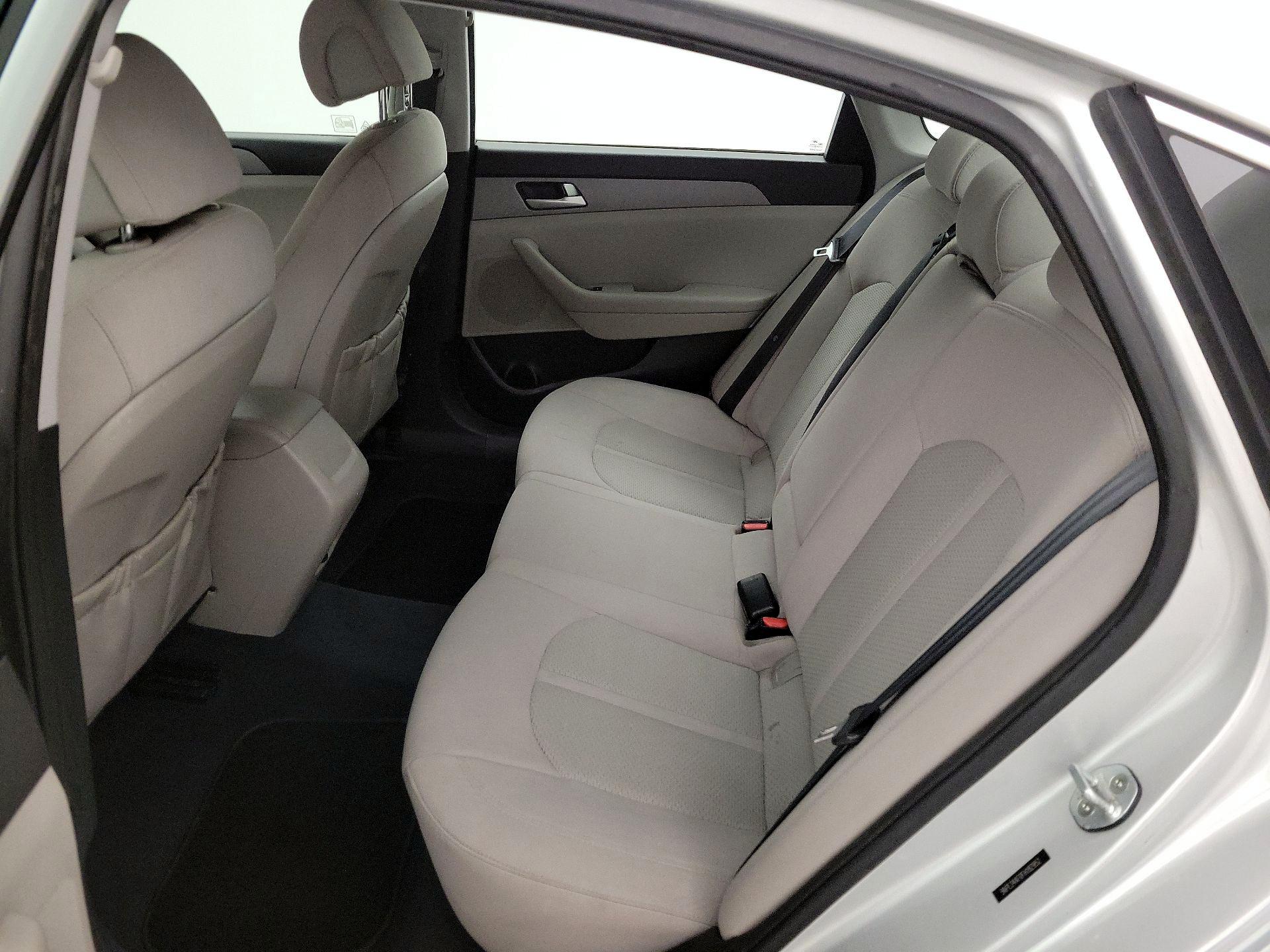 Thumbnail: 2015 Hyundai Sonata - 18