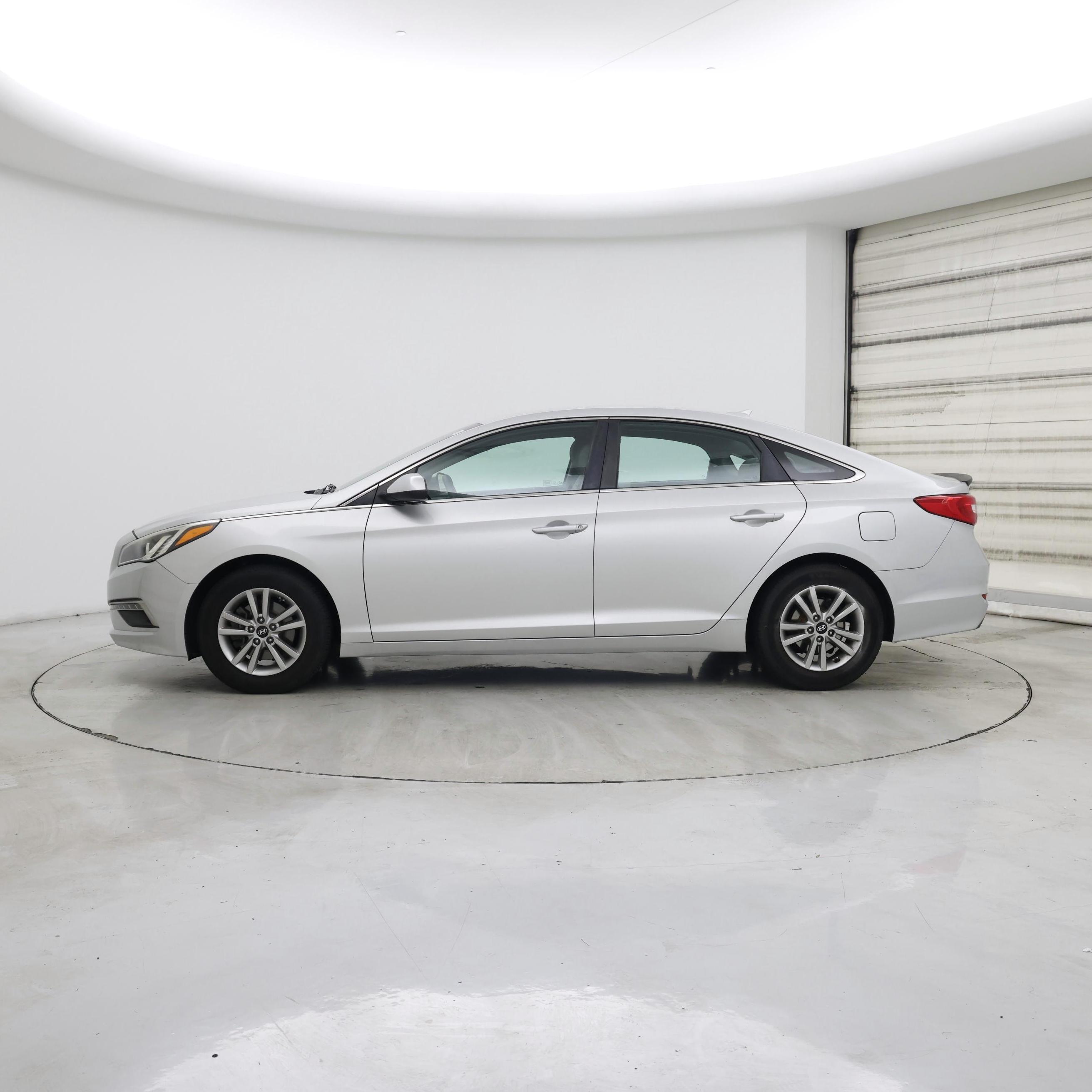 Thumbnail: 2015 Hyundai Sonata - 3