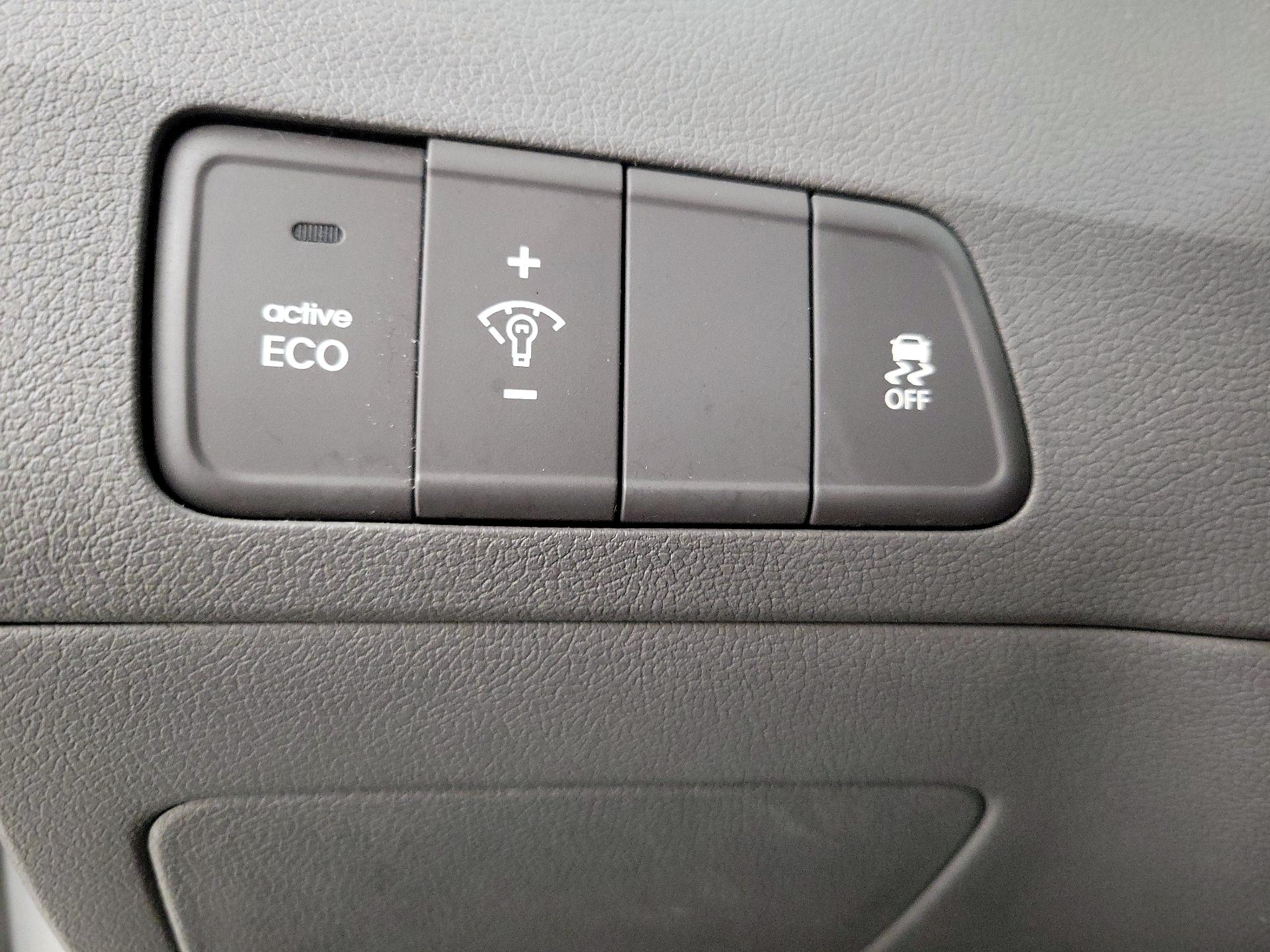 Thumbnail: 2014 Hyundai Elantra - 13