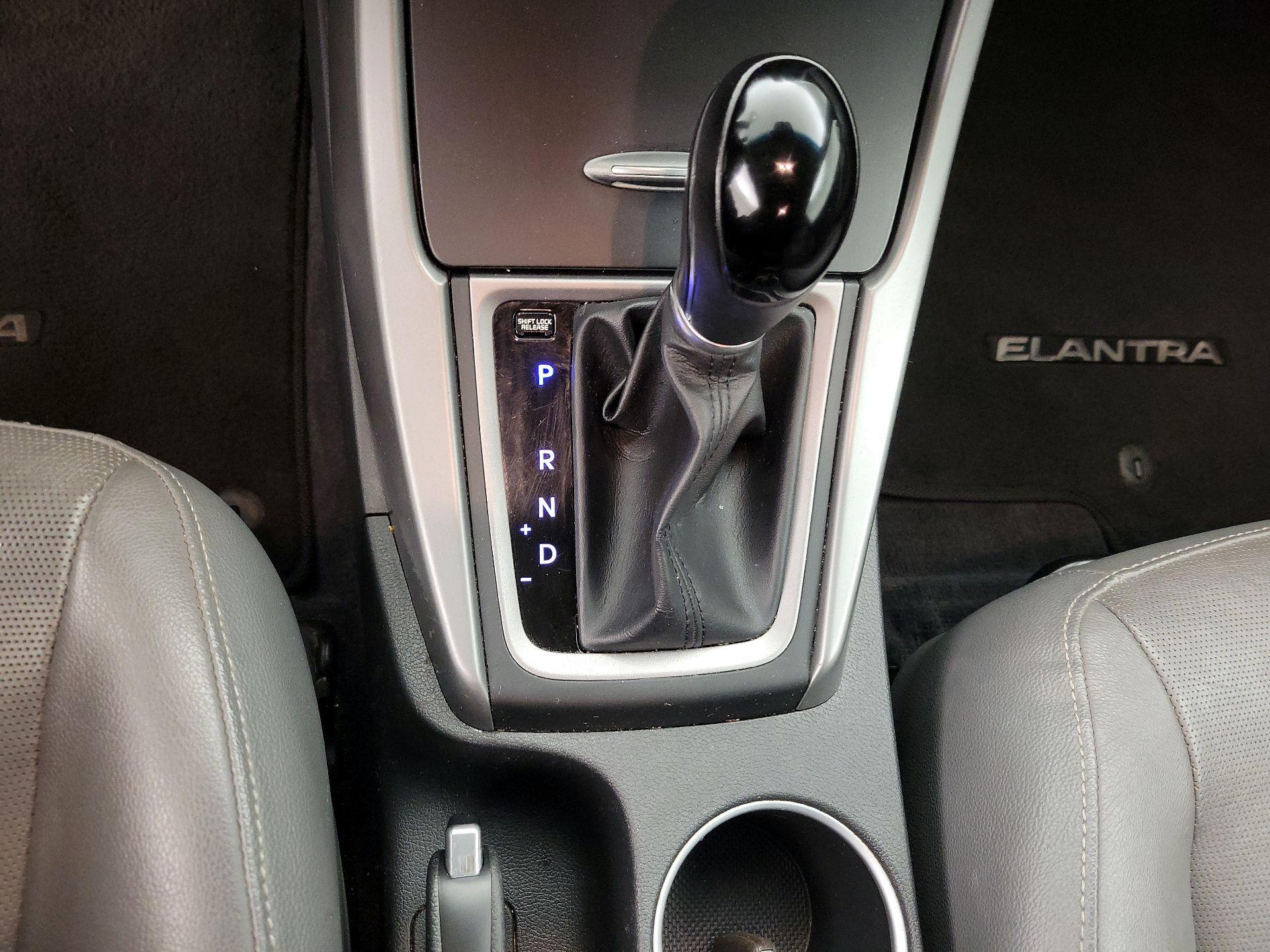 Thumbnail: 2014 Hyundai Elantra - 17