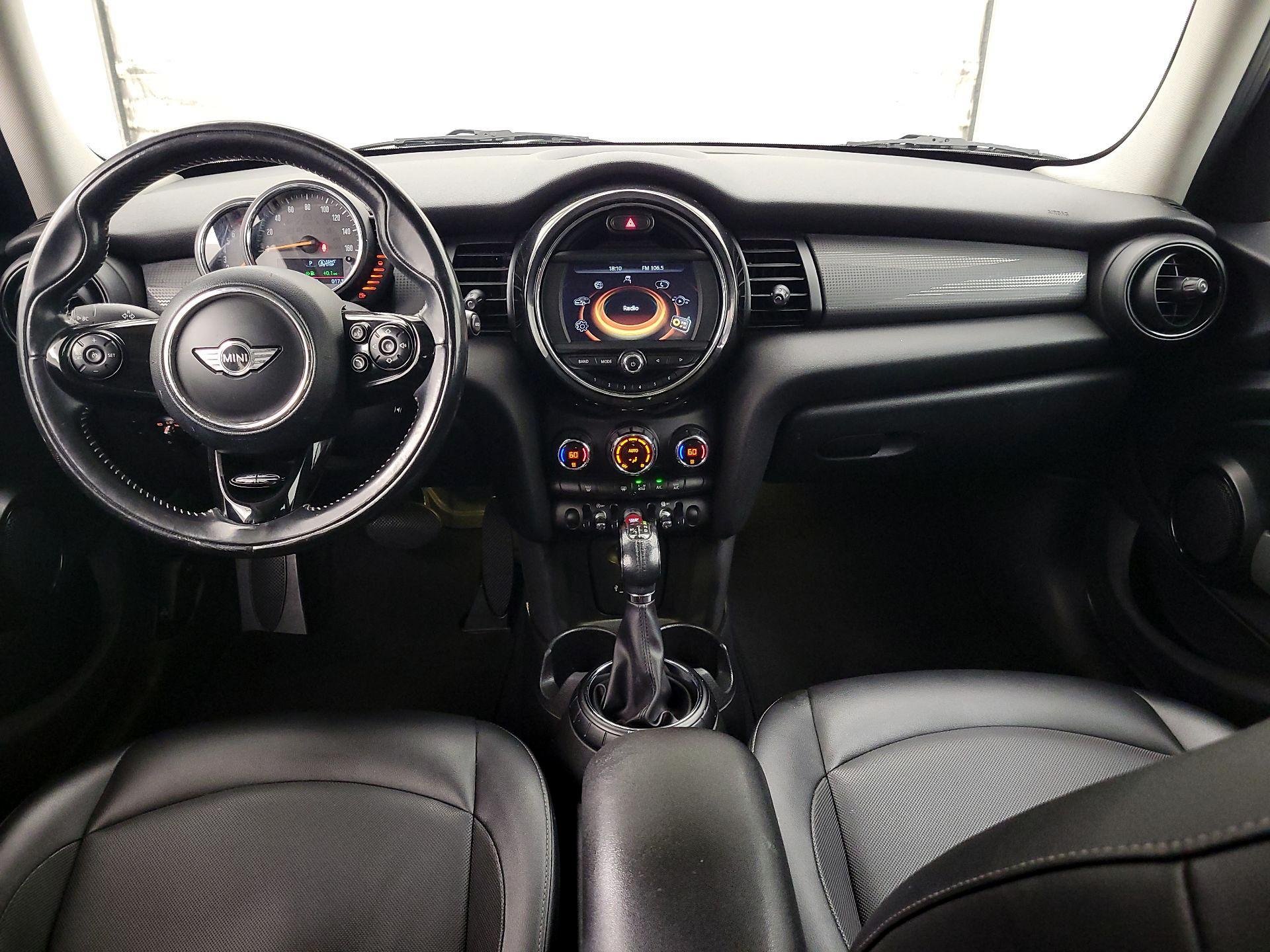 Thumbnail: 2016 MINI Cooper Hardtop - 9