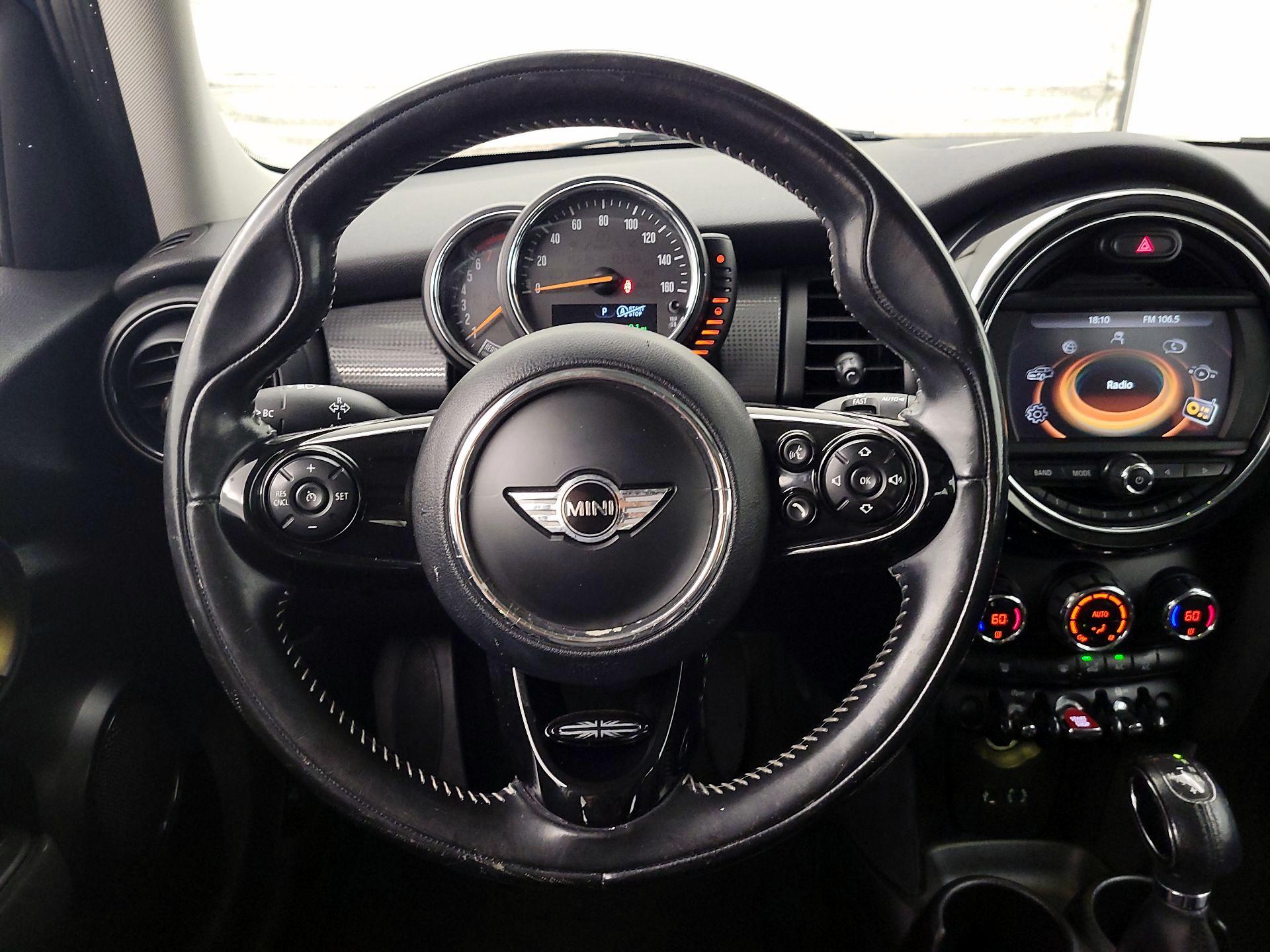 Thumbnail: 2016 MINI Cooper Hardtop - 10