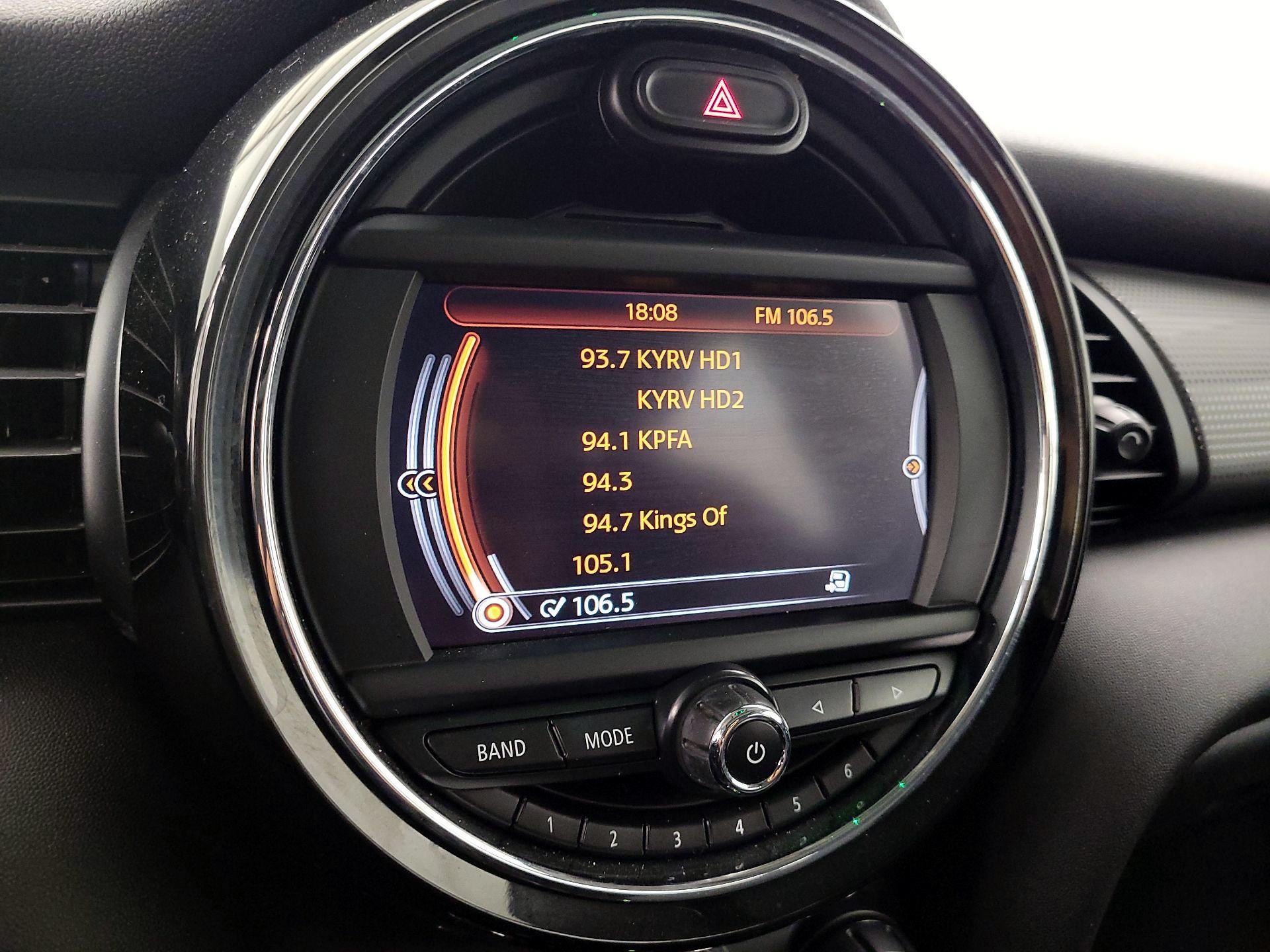 Thumbnail: 2016 MINI Cooper Hardtop - 14
