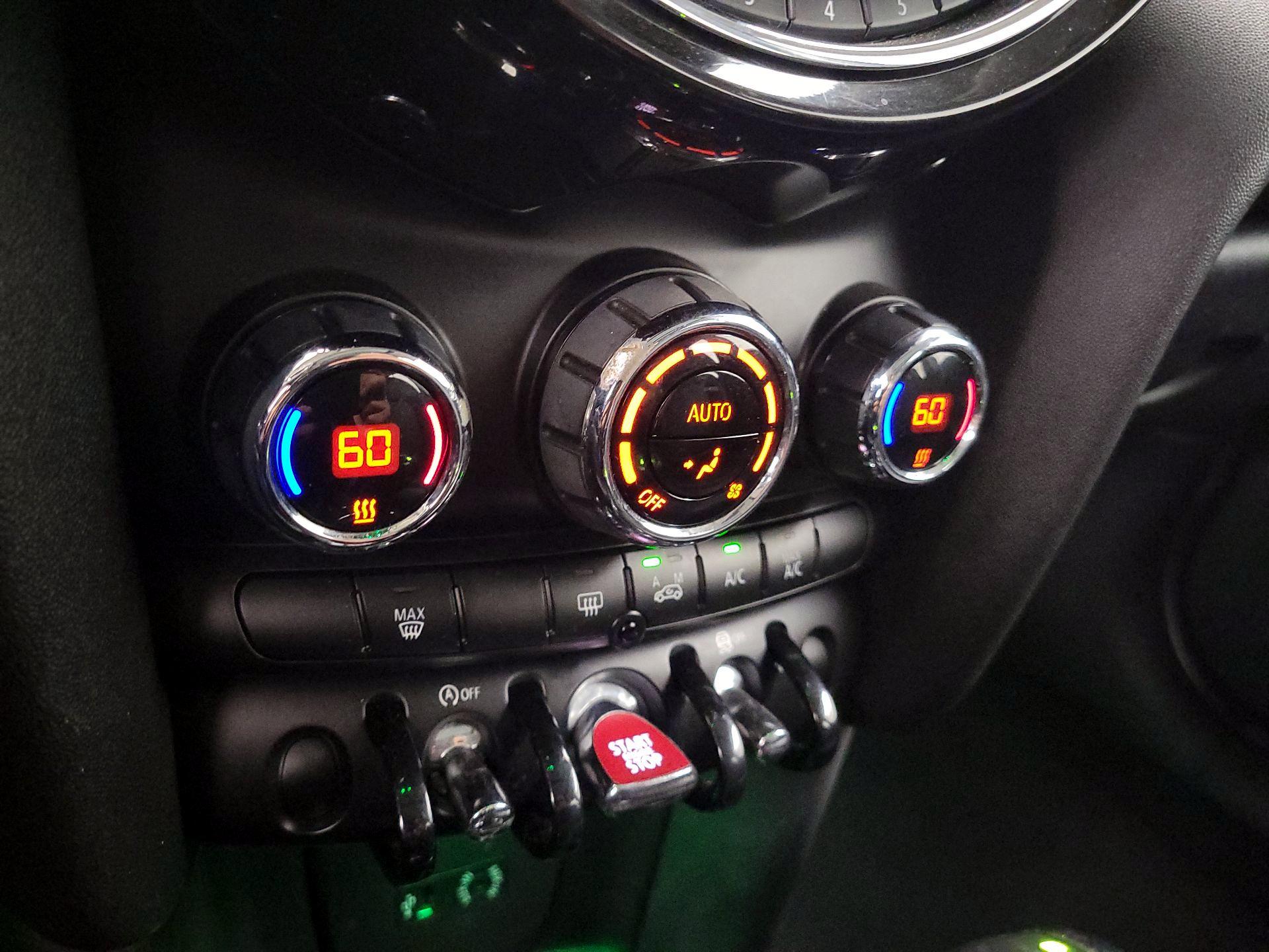 Thumbnail: 2016 MINI Cooper Hardtop - 15