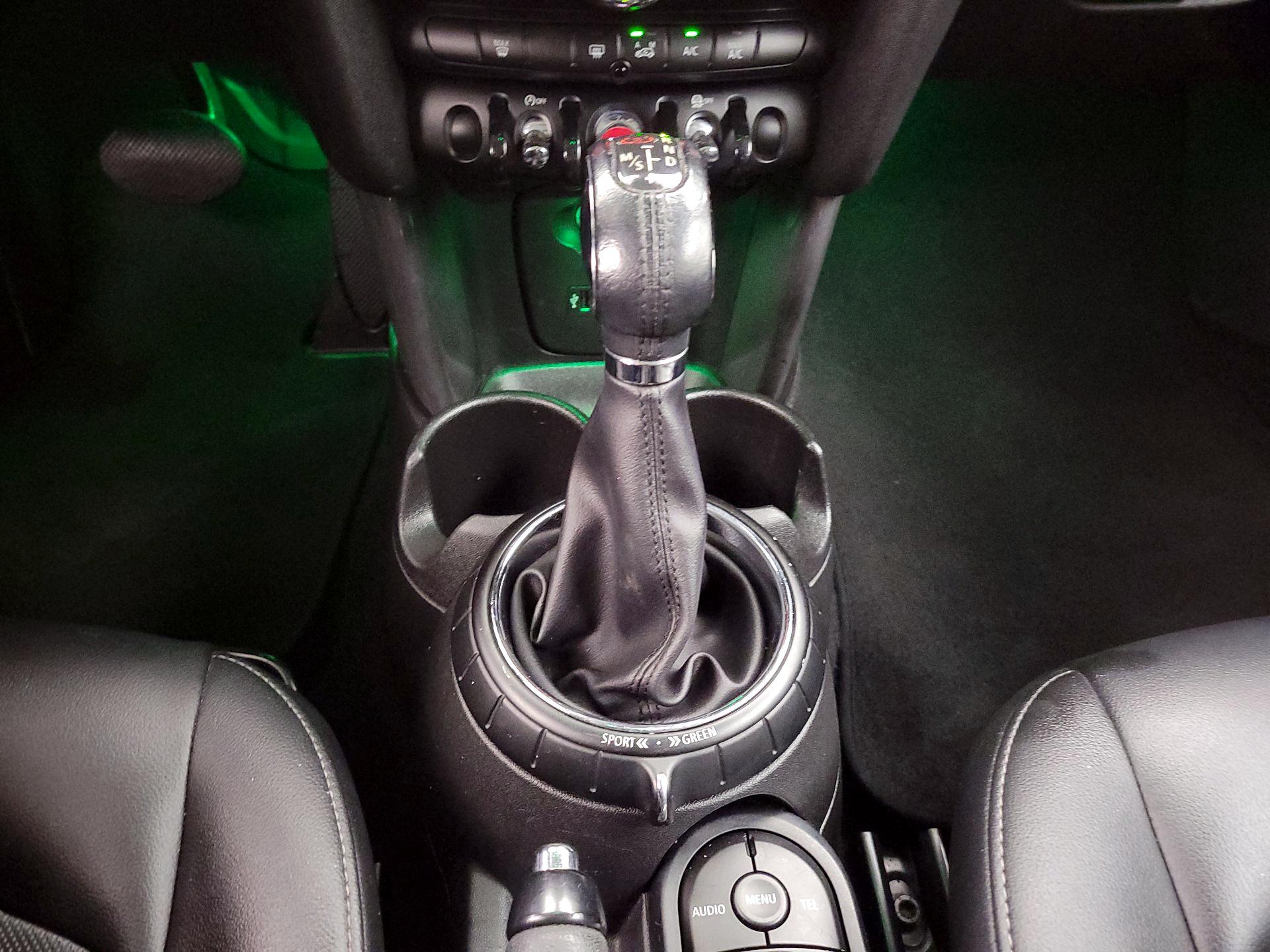Thumbnail: 2016 MINI Cooper Hardtop - 16