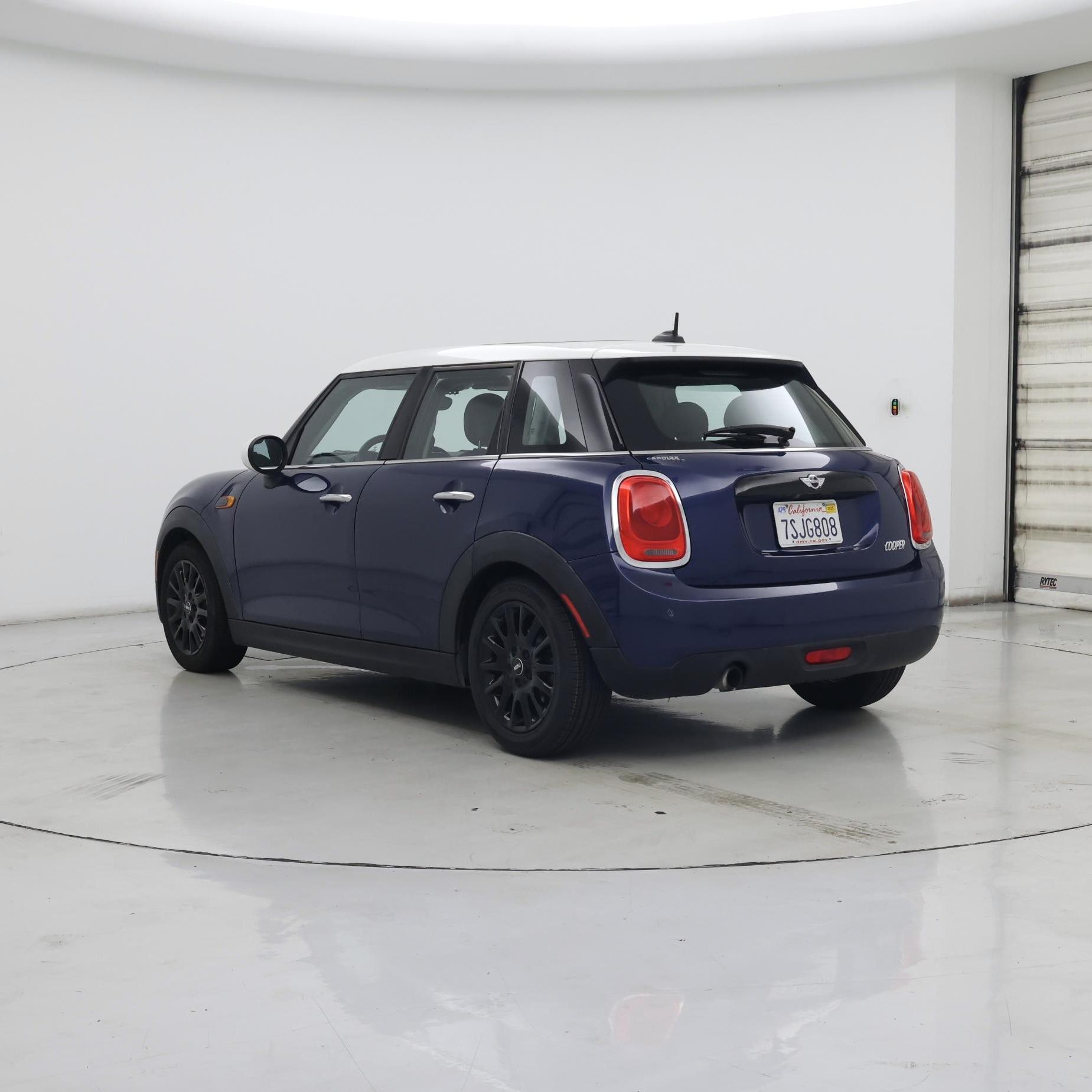 Thumbnail: 2016 MINI Cooper Hardtop - 2