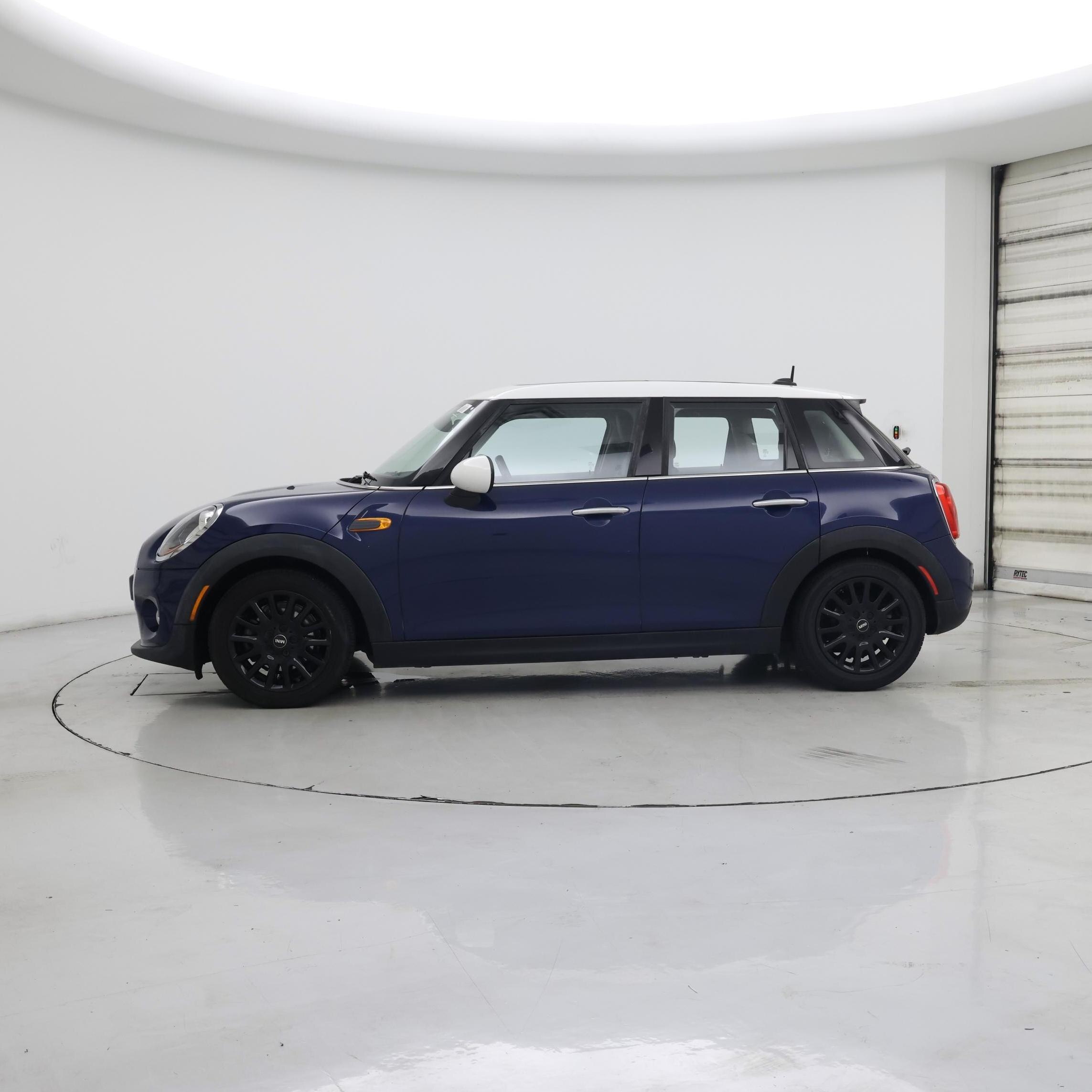 Thumbnail: 2016 MINI Cooper Hardtop - 3