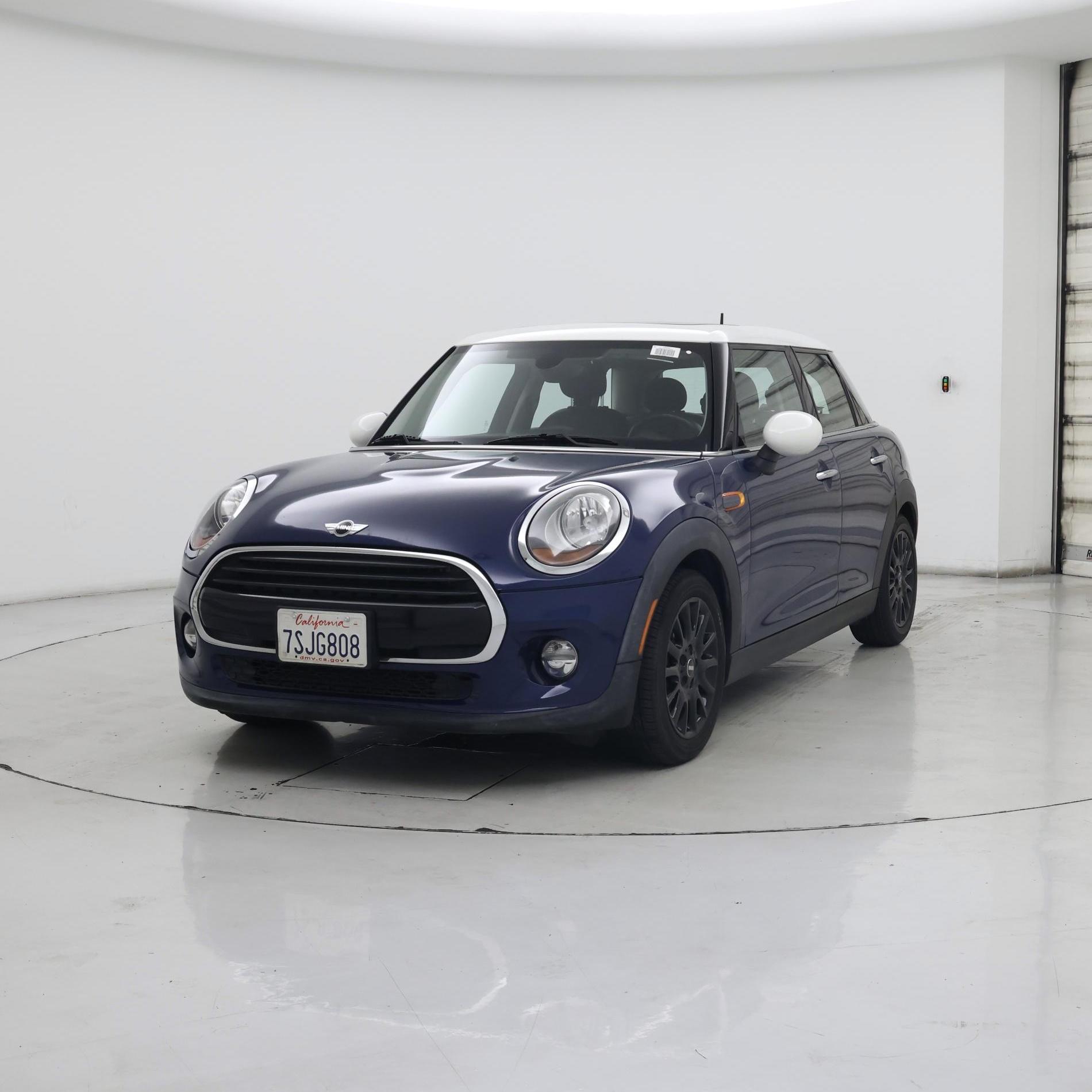 Thumbnail: 2016 MINI Cooper Hardtop - 4
