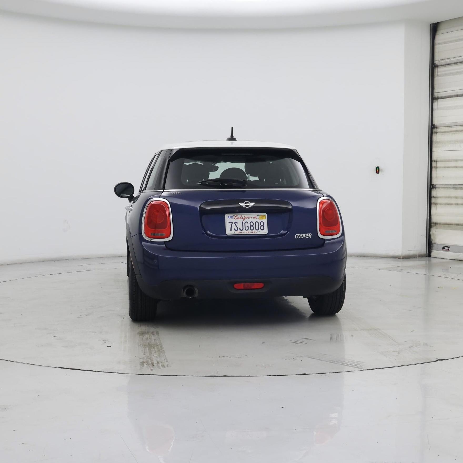 Thumbnail: 2016 MINI Cooper Hardtop - 6