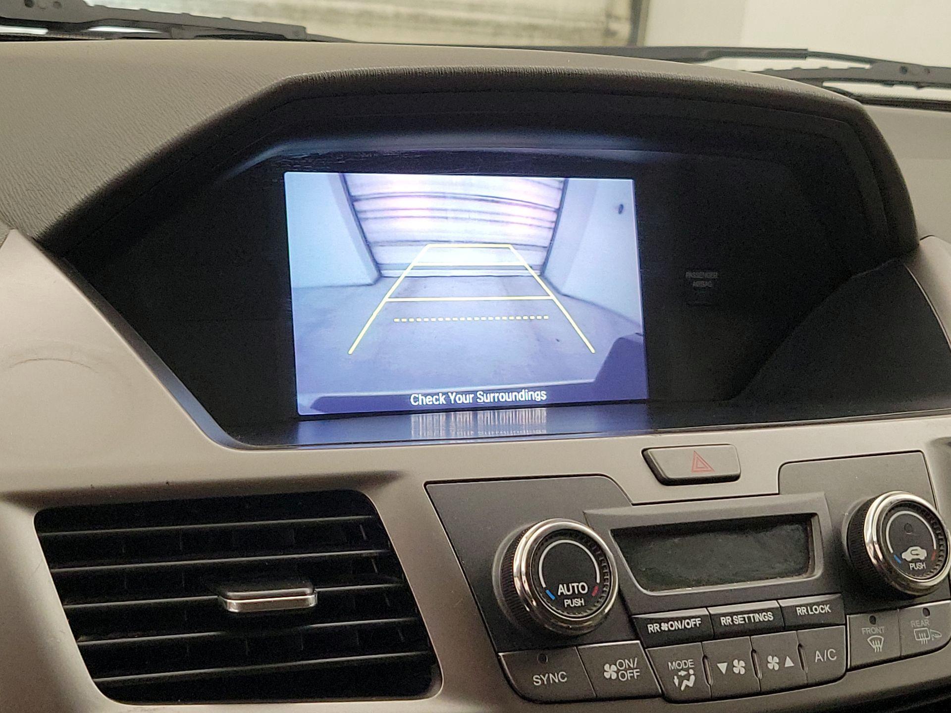 Thumbnail: 2016 Honda Odyssey - 14
