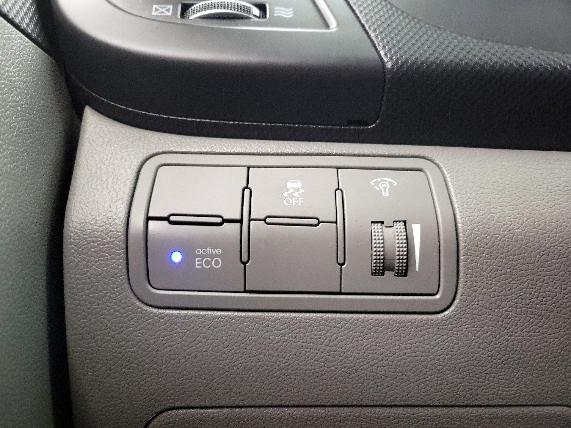 Thumbnail: 2016 Hyundai Accent - 13