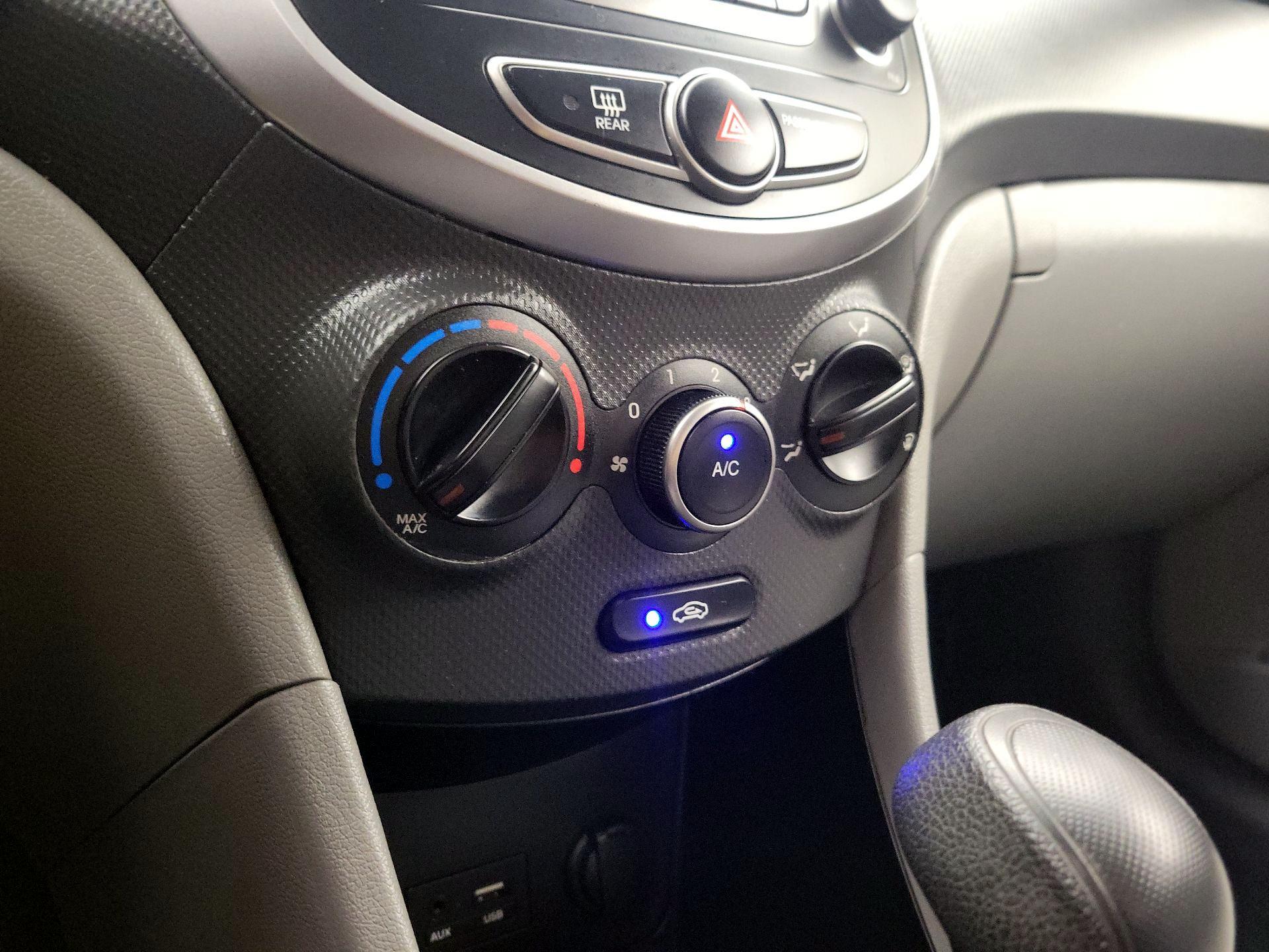 Thumbnail: 2016 Hyundai Accent - 15