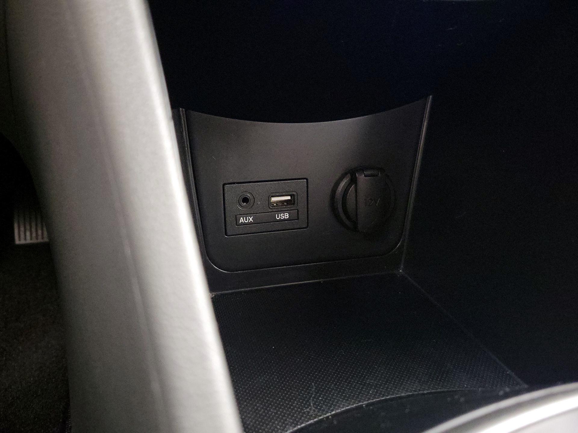 Thumbnail: 2016 Hyundai Accent - 17