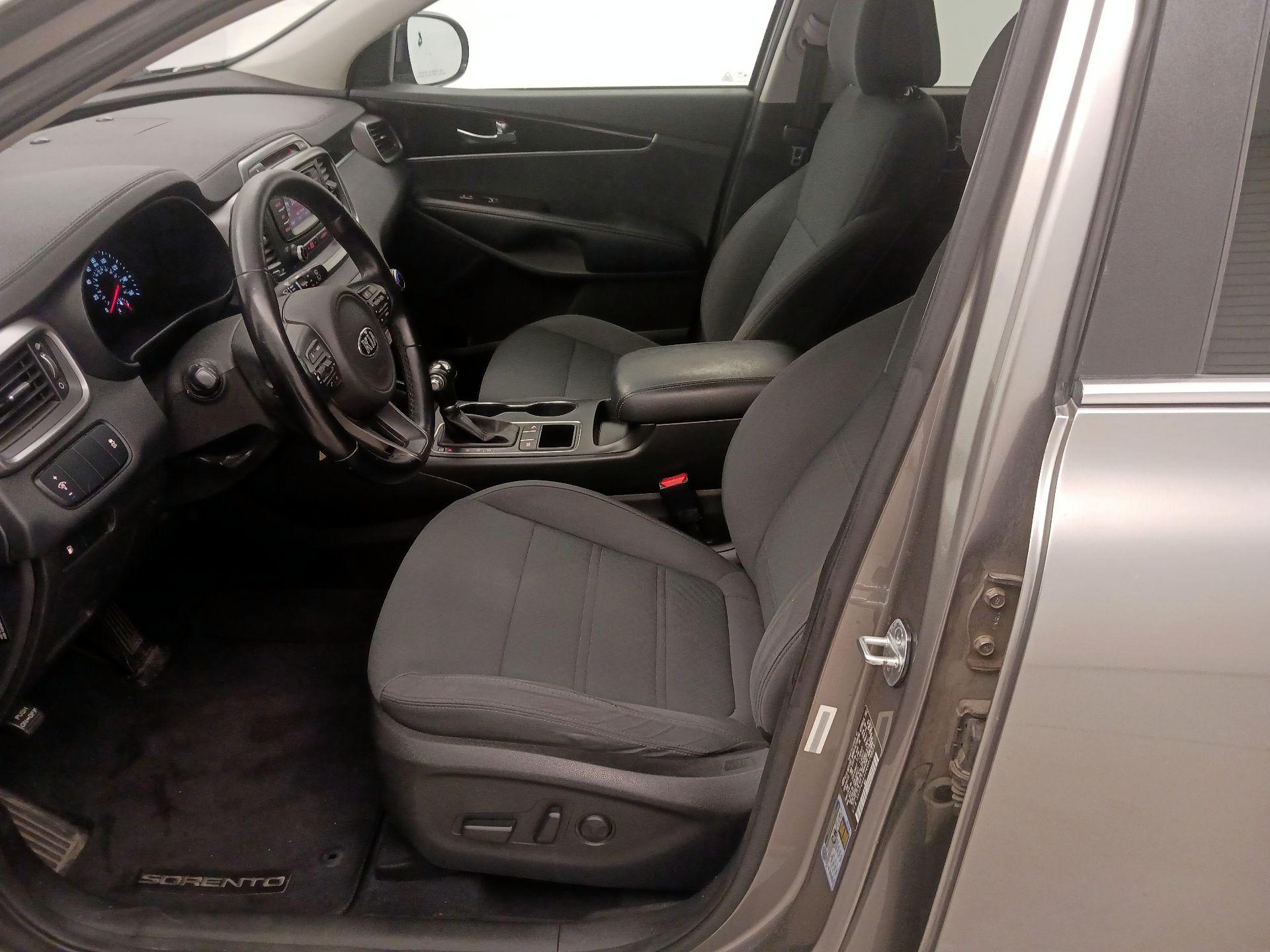 Thumbnail: 2016 Kia Sorento - 11