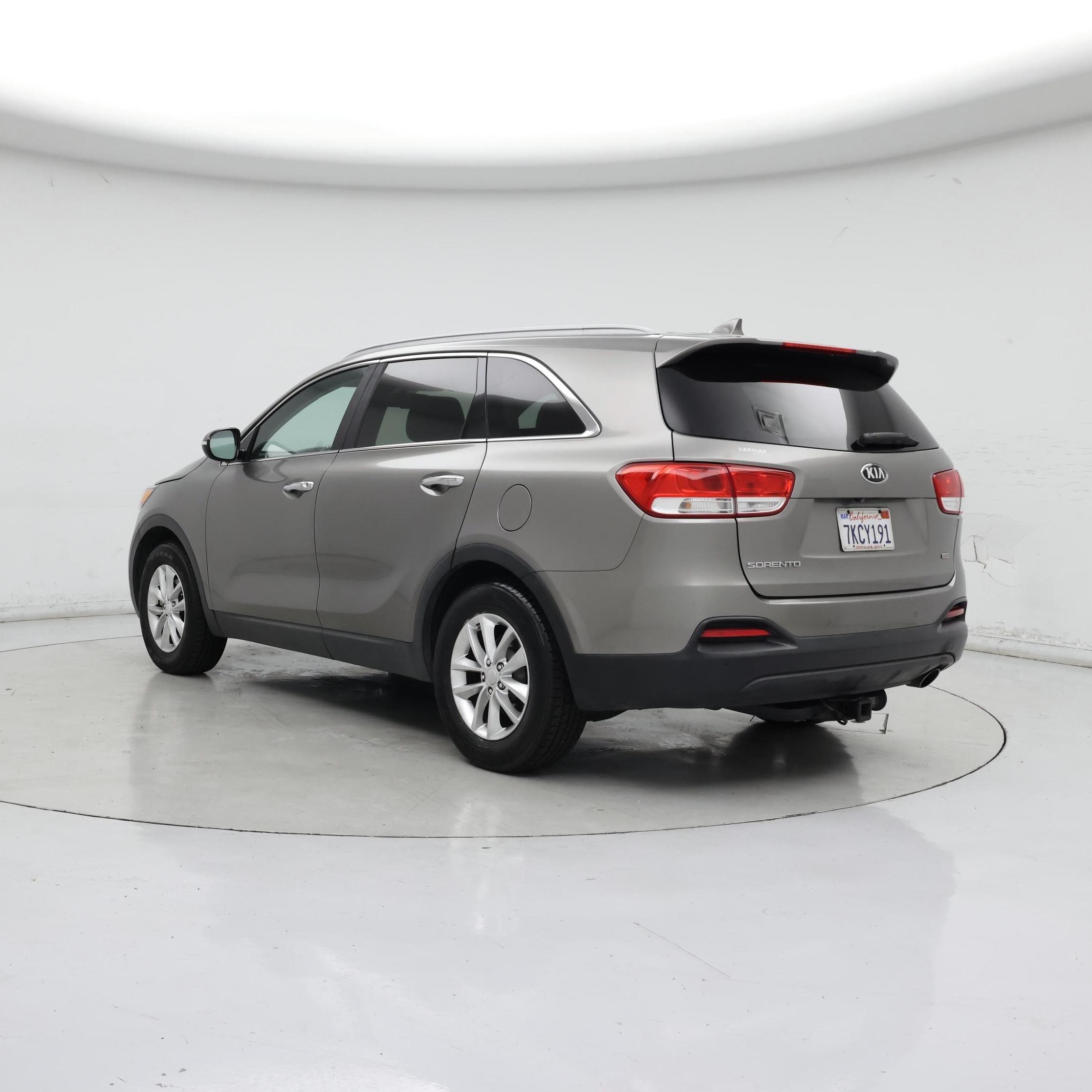 Thumbnail: 2016 Kia Sorento - 2