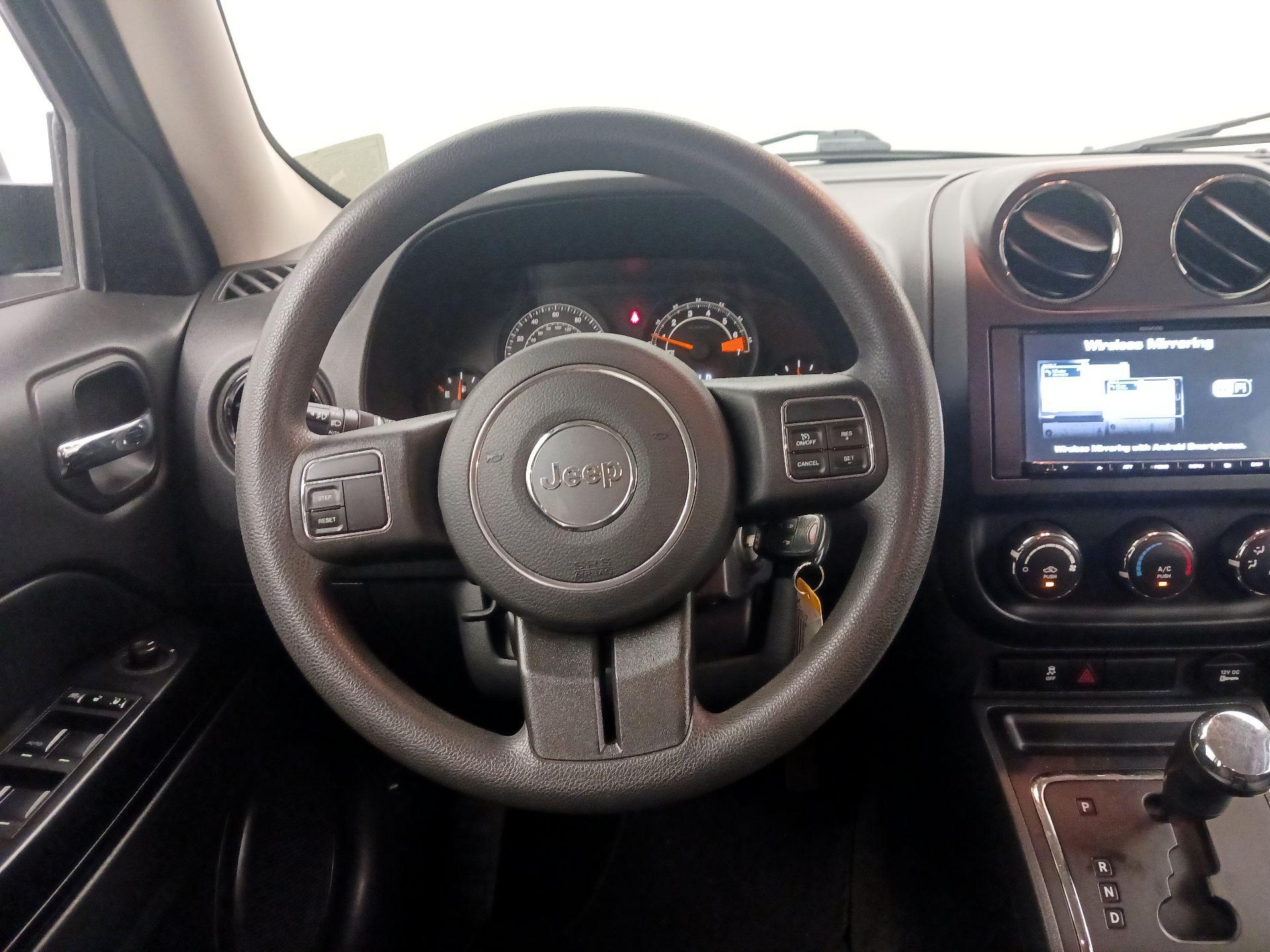 Thumbnail: 2016 Jeep Patriot - 10