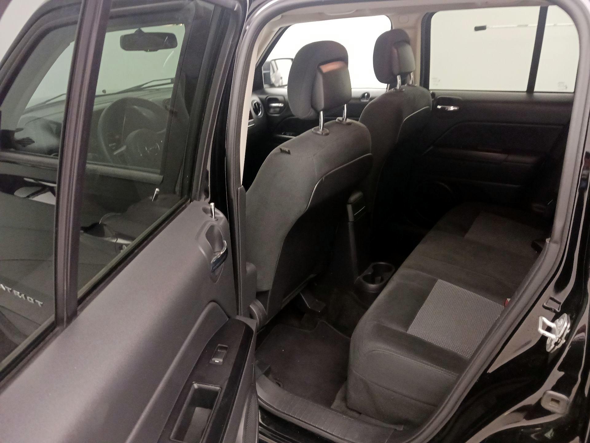 Thumbnail: 2016 Jeep Patriot - 16