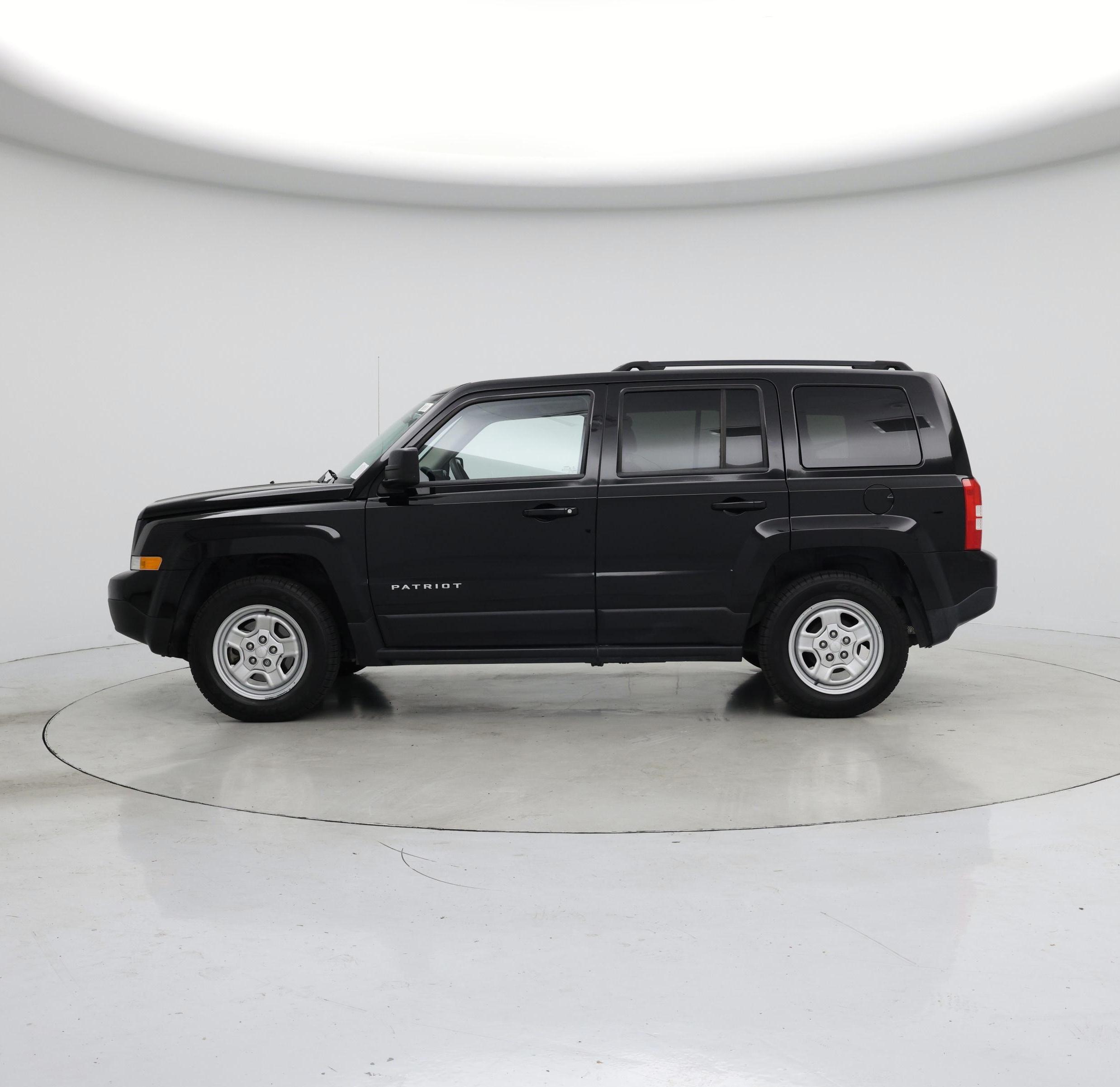 Thumbnail: 2016 Jeep Patriot - 3