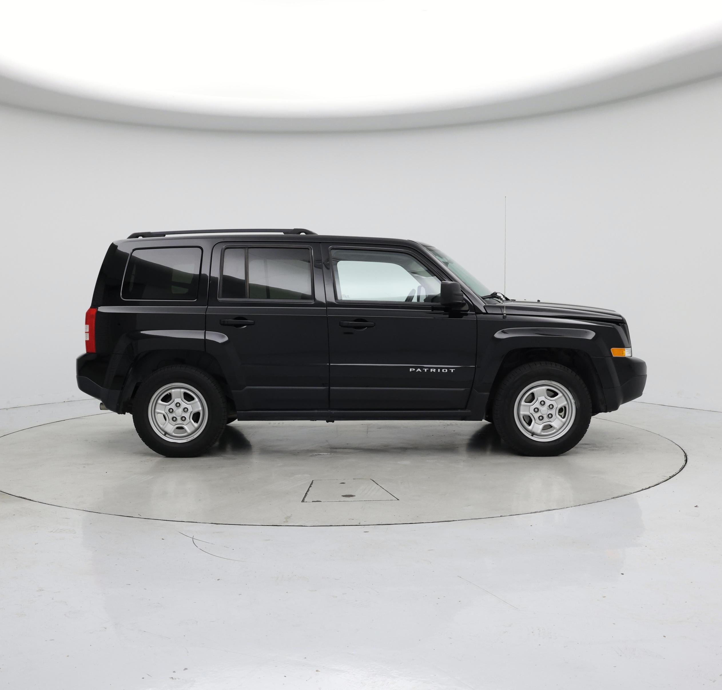Thumbnail: 2016 Jeep Patriot - 7