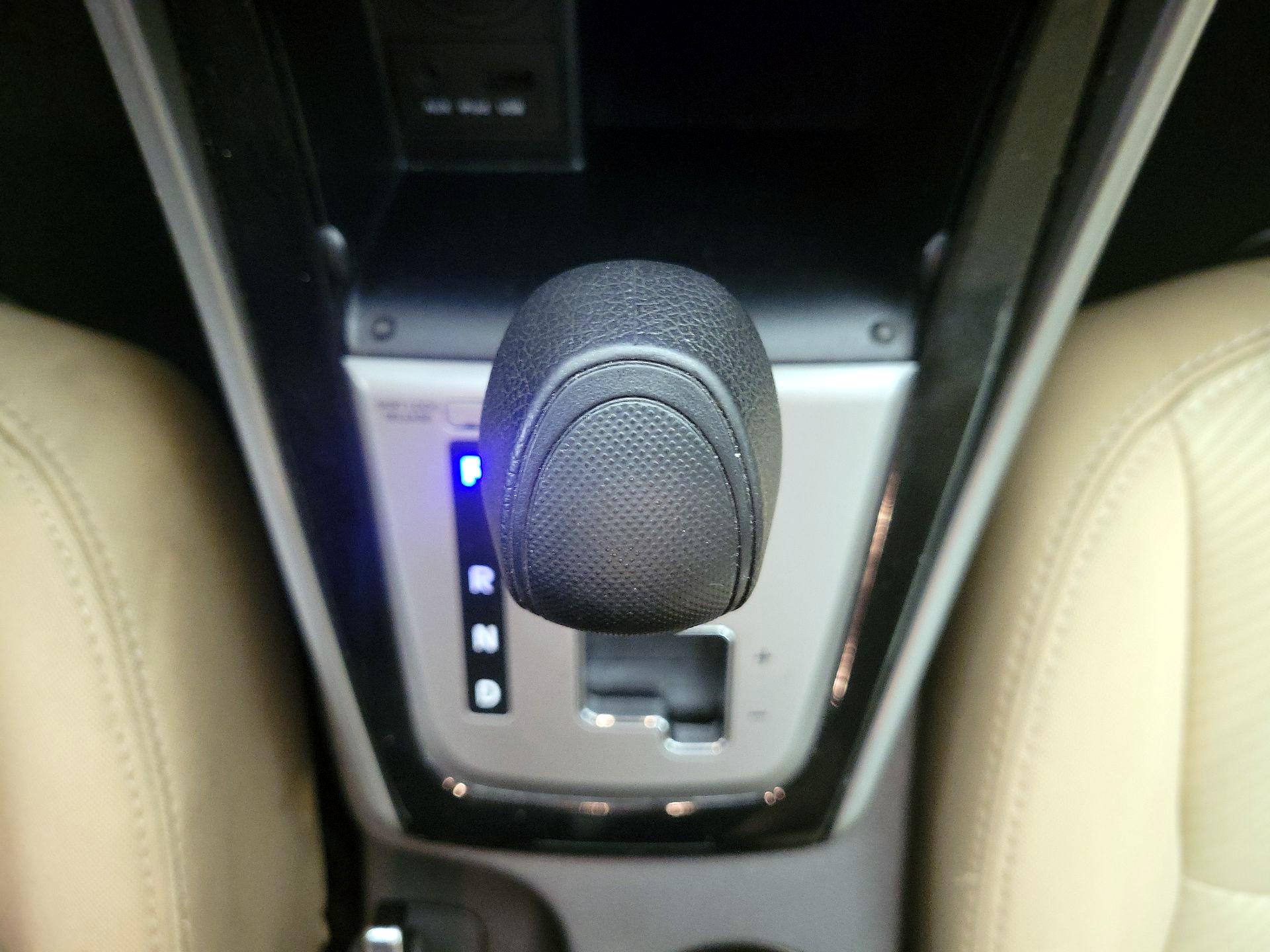 Thumbnail: 2013 Hyundai Elantra - 16