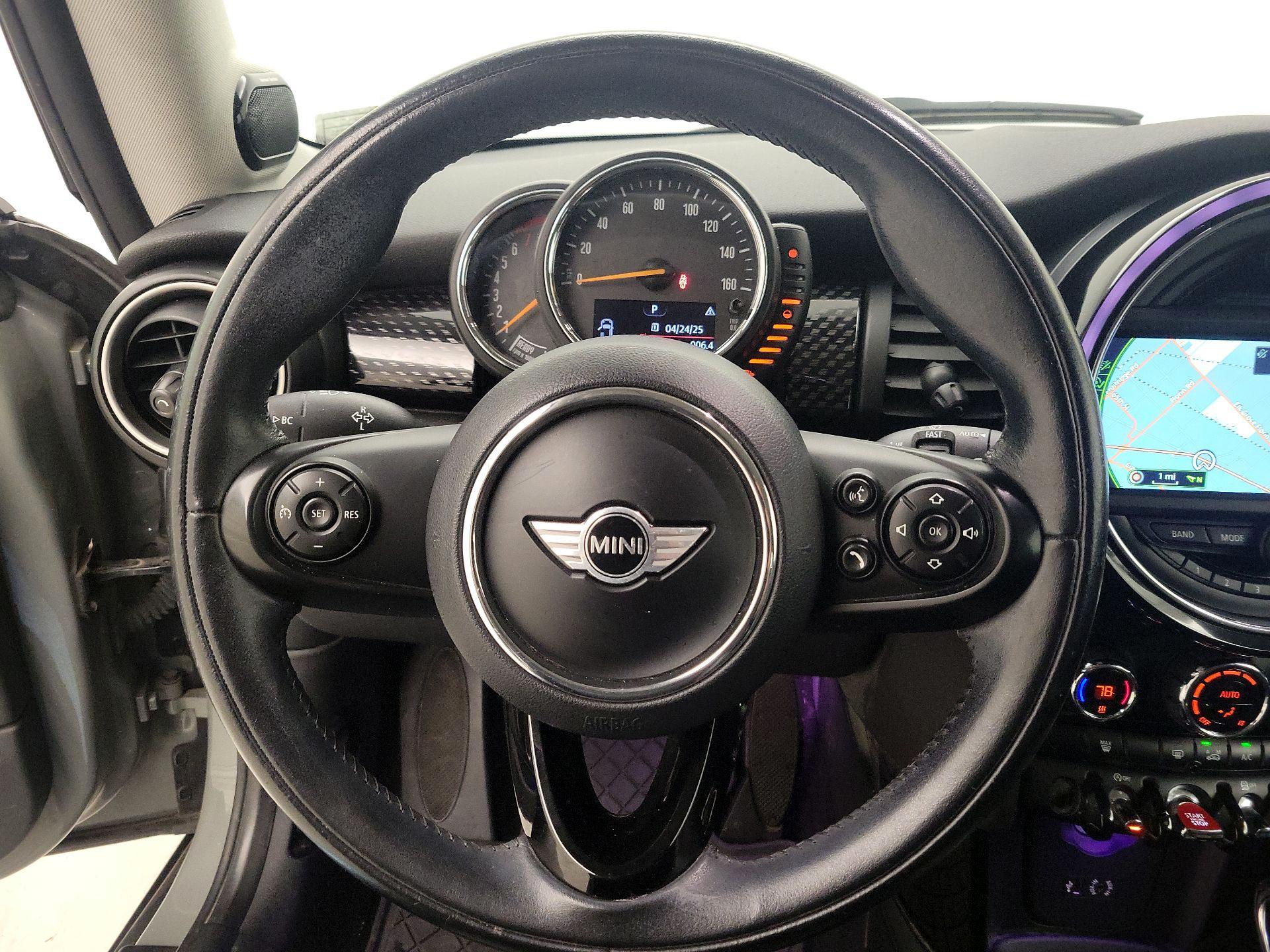 Thumbnail: 2015 MINI Cooper Hardtop - 10